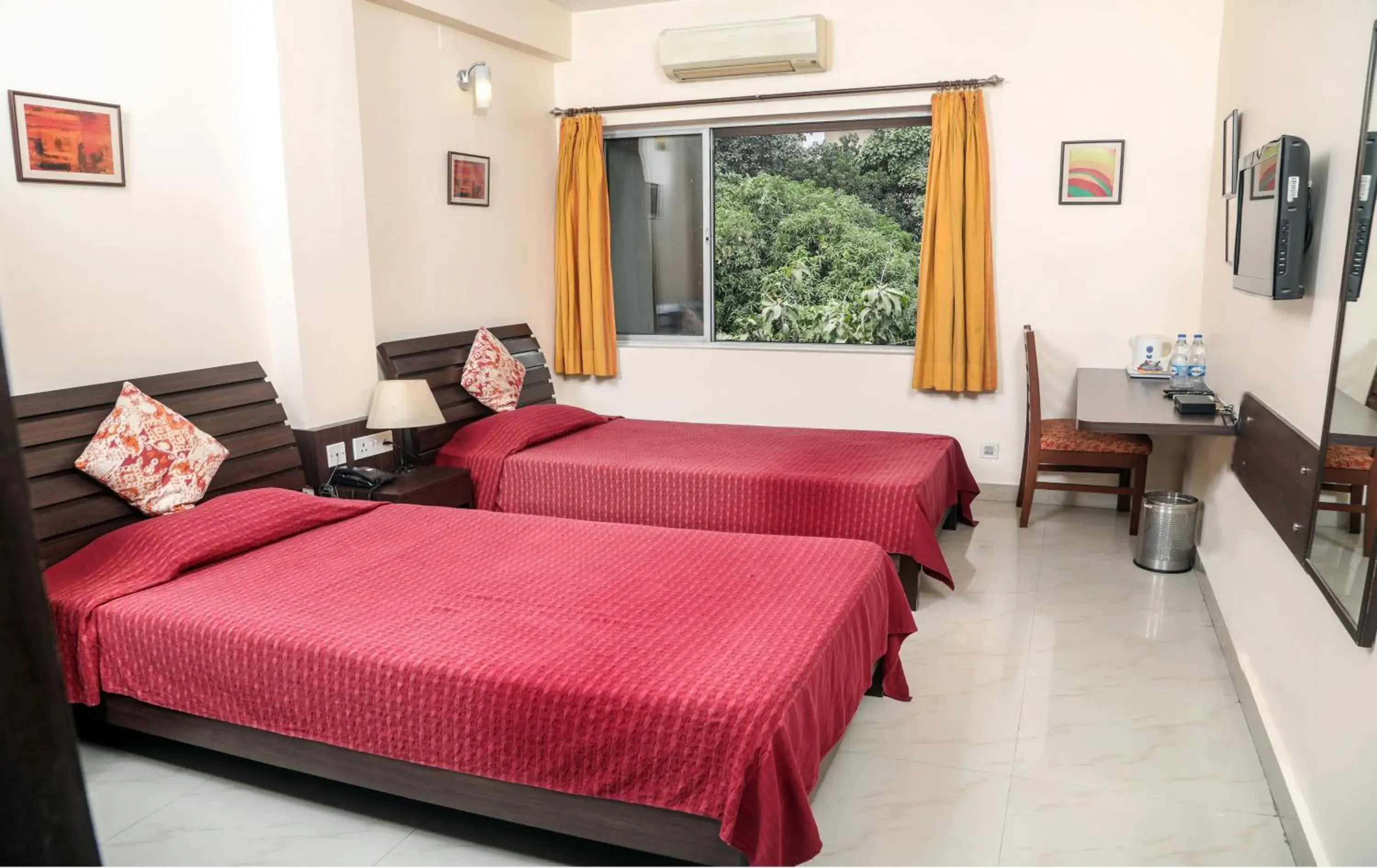 Deluxe Double or Twin Room - single occupancy in Red Arrow Residency Deluxe Double or Twin Room - single occupancy in Red Arrow Residency