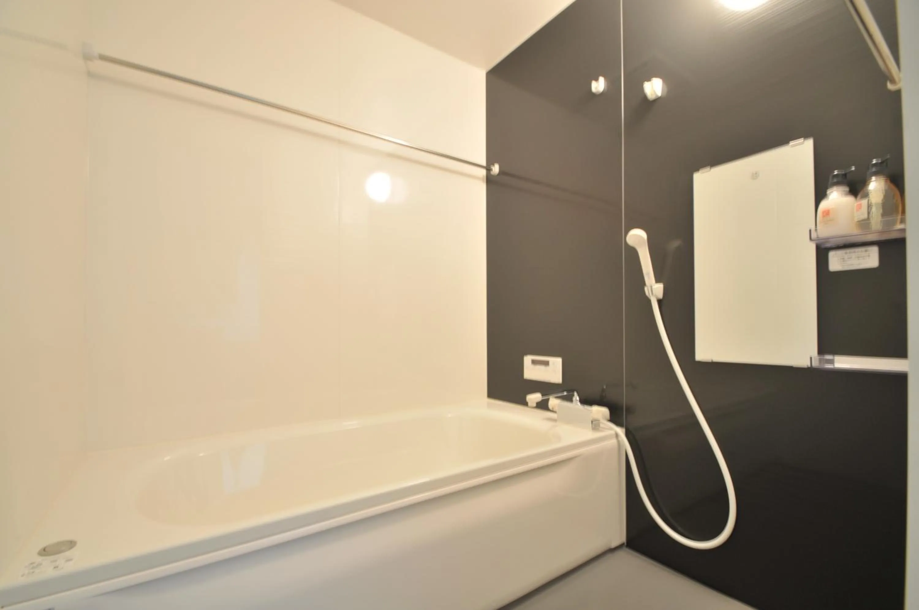 Hot Tub in Stay SAKURA Tokyo Asakusa Townhouse