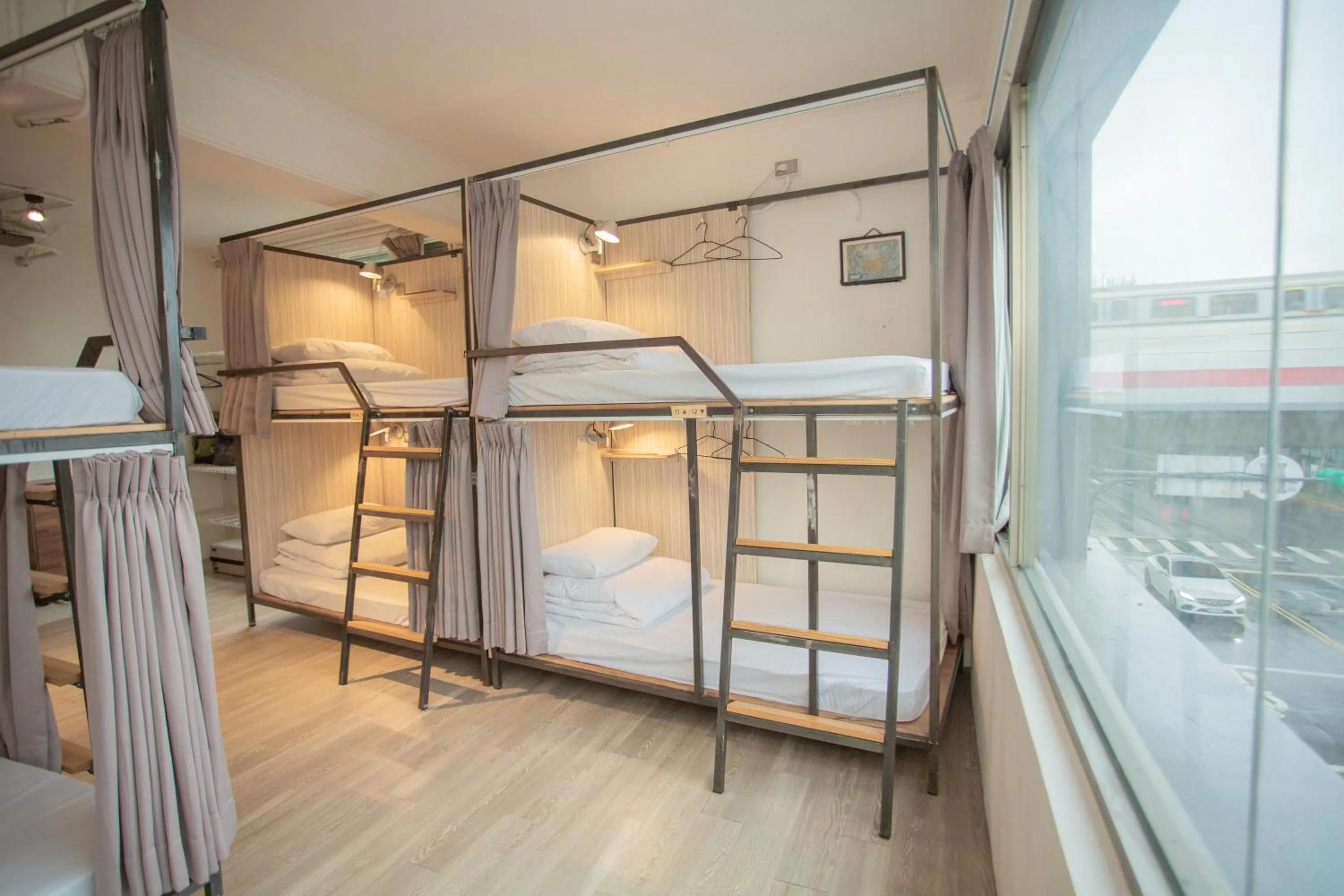 Bed in Corner Hostel & Cafe