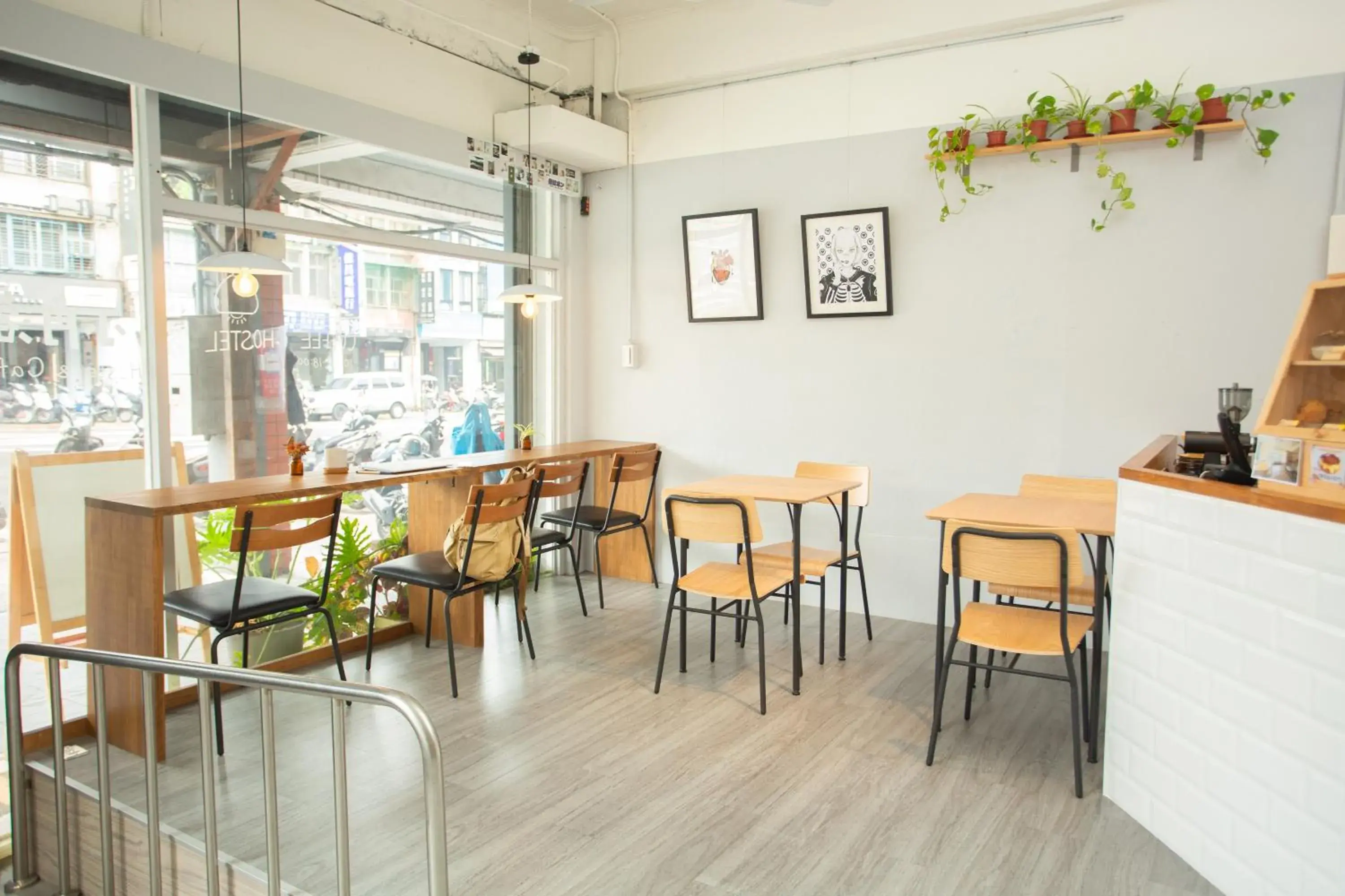 Restaurant/Places to Eat in 小角落Corner Hostel & Cafe