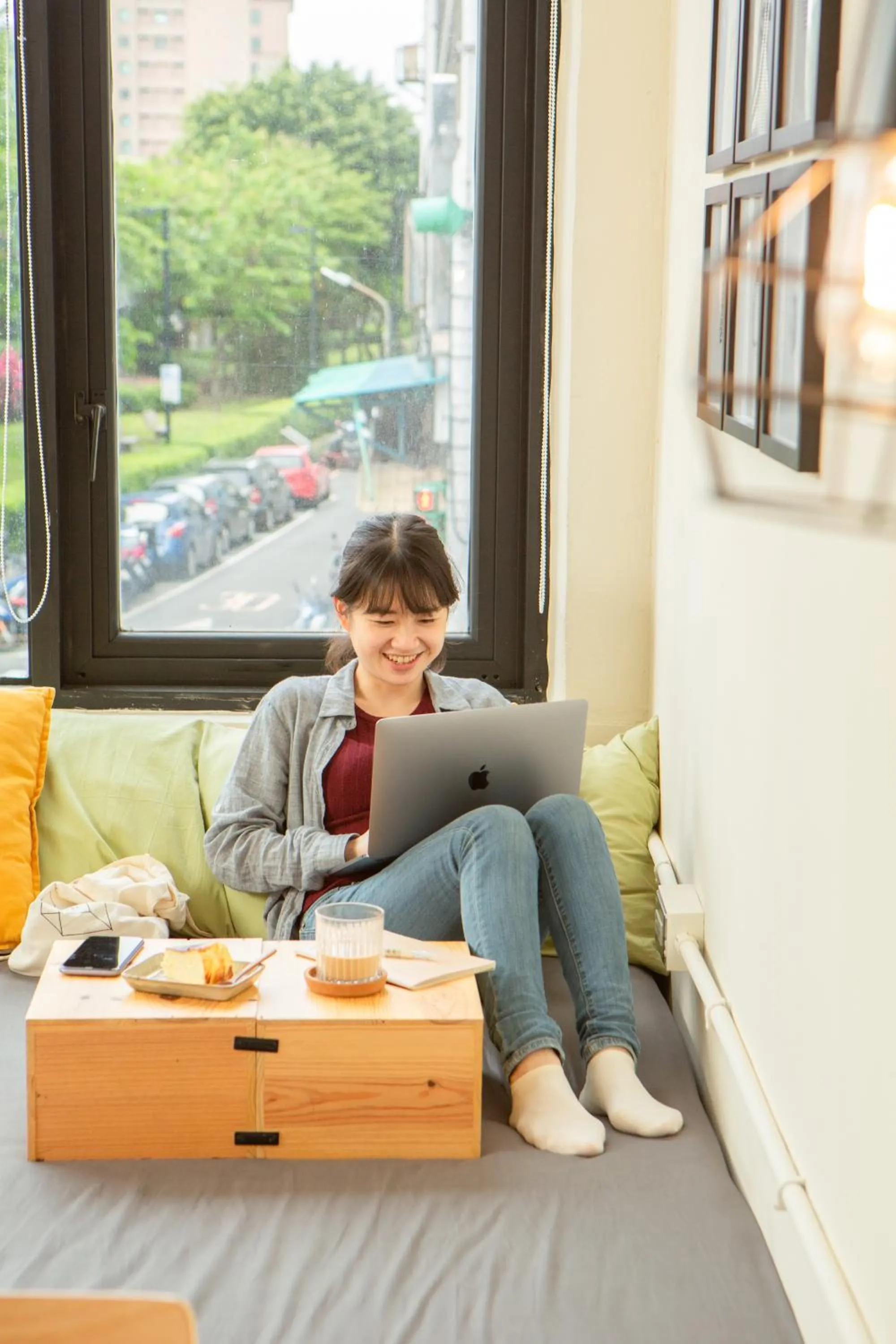 Corner Hostel & Cafe