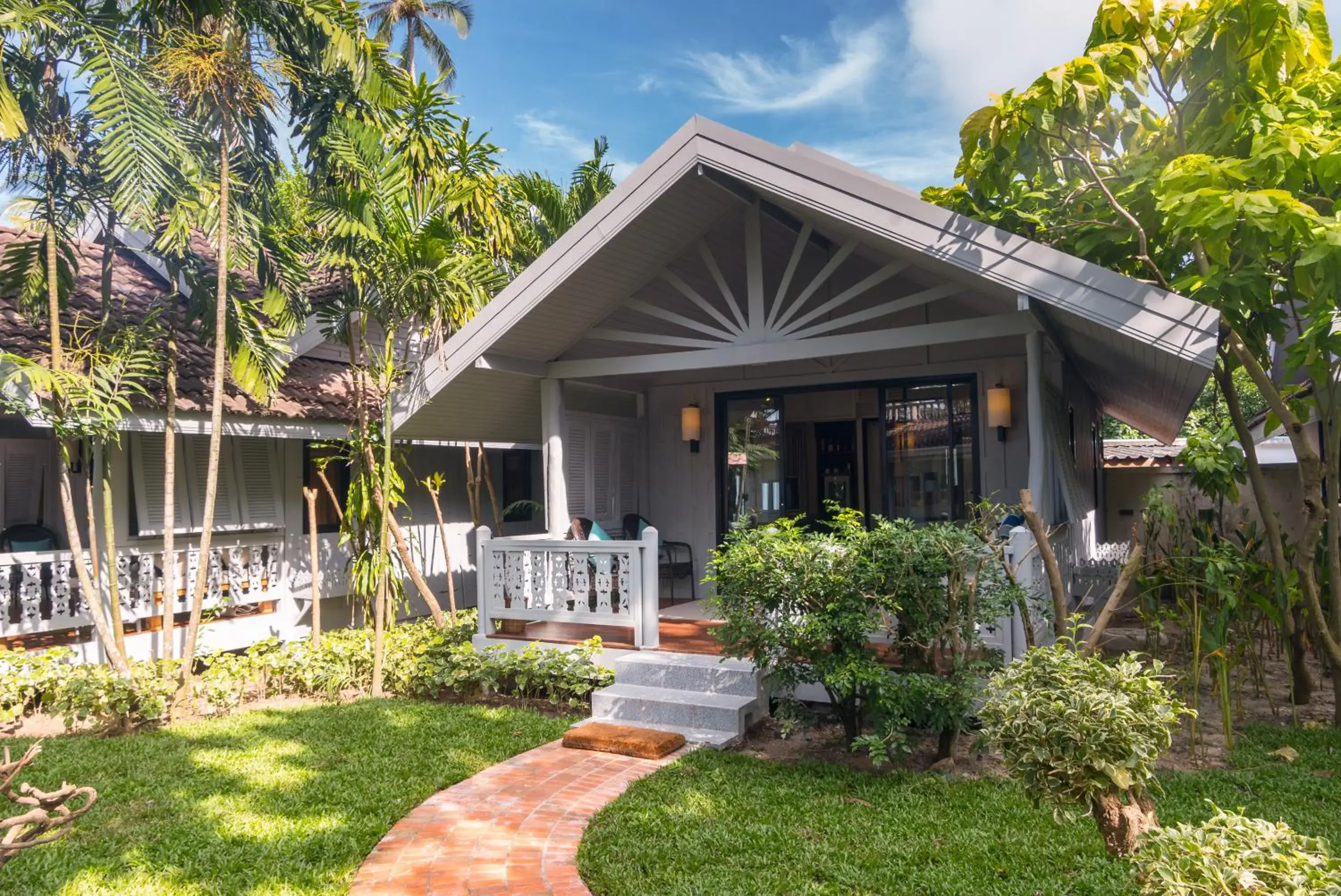 Property building in Paradise Beach Resort, Koh Samui - SHA Extra Plus Property building in Paradise Beach Resort, Koh Samui - SHA Extra Plus