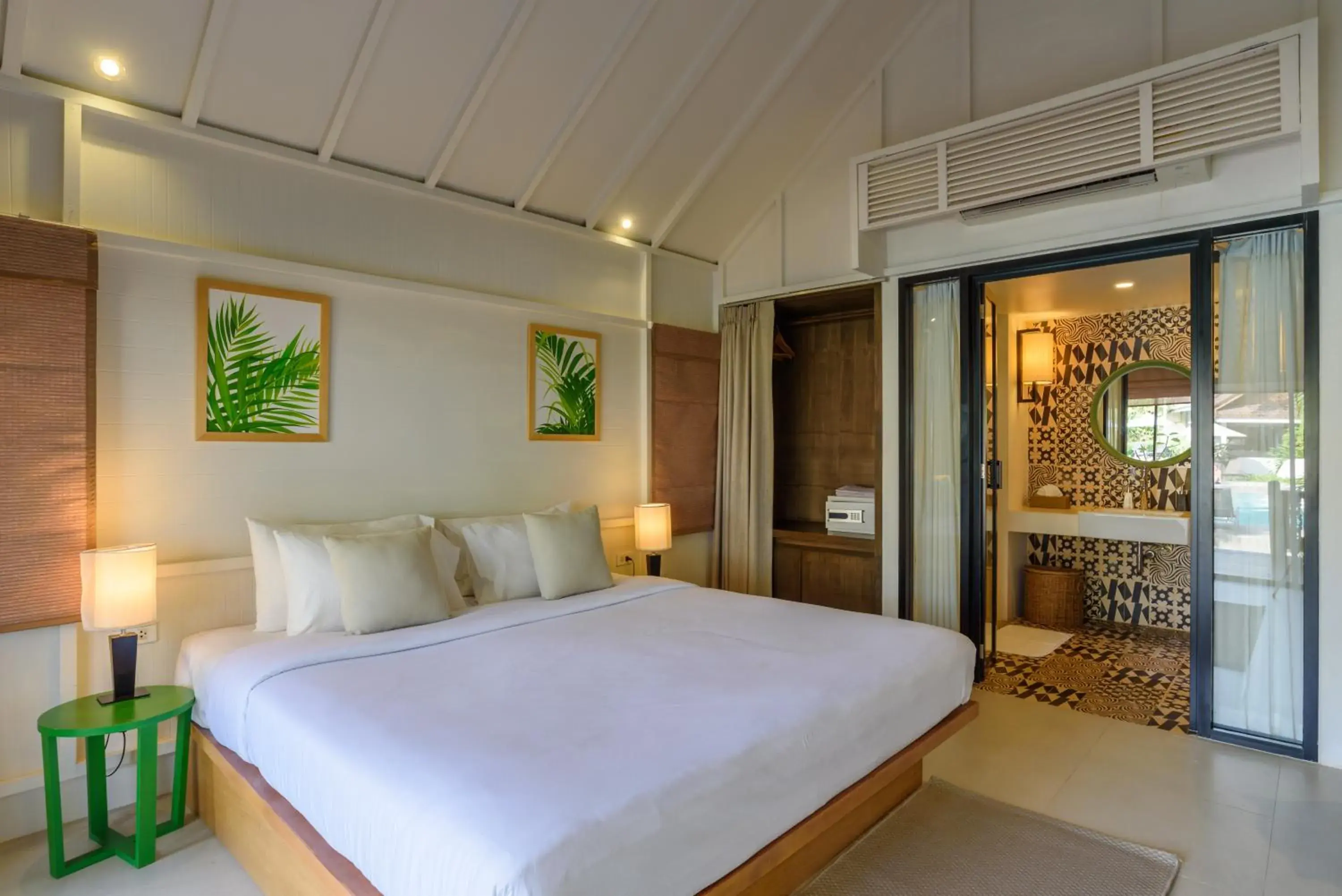 Bed in Paradise Beach Resort, Koh Samui - SHA Extra Plus Bed in Paradise Beach Resort, Koh Samui - SHA Extra Plus