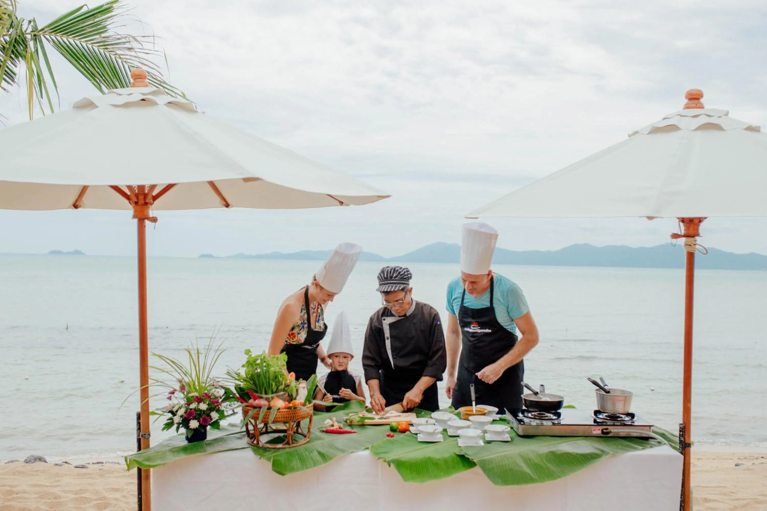 Restaurant/places to eat in Paradise Beach Resort, Koh Samui - SHA Extra Plus