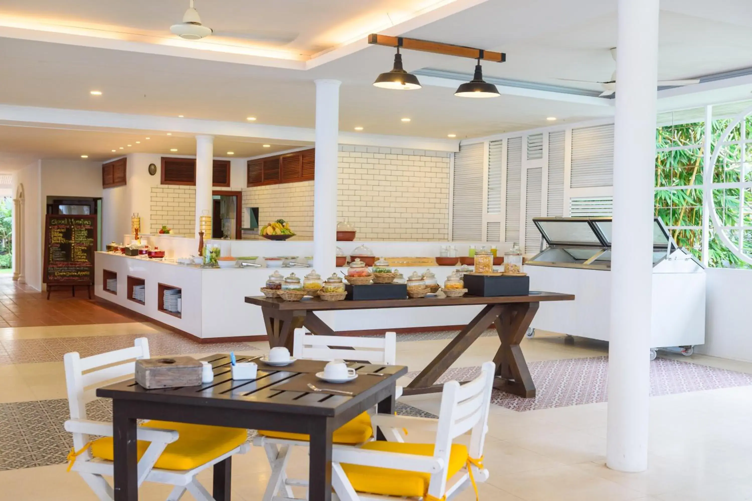 Restaurant/places to eat in Paradise Beach Resort, Koh Samui - SHA Extra Plus Restaurant/places to eat in Paradise Beach Resort, Koh Samui - SHA Extra Plus