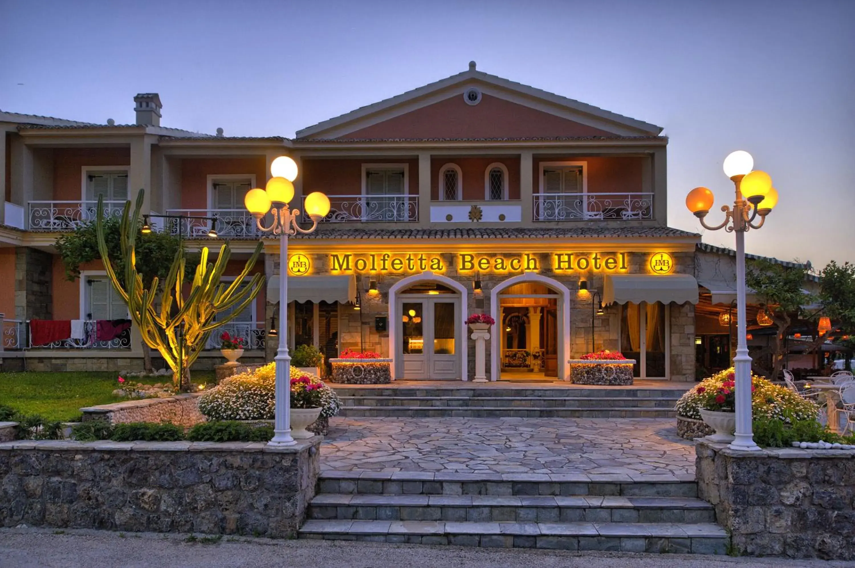 Facade/entrance in Molfetta Beach Hotel Facade/entrance in Molfetta Beach Hotel