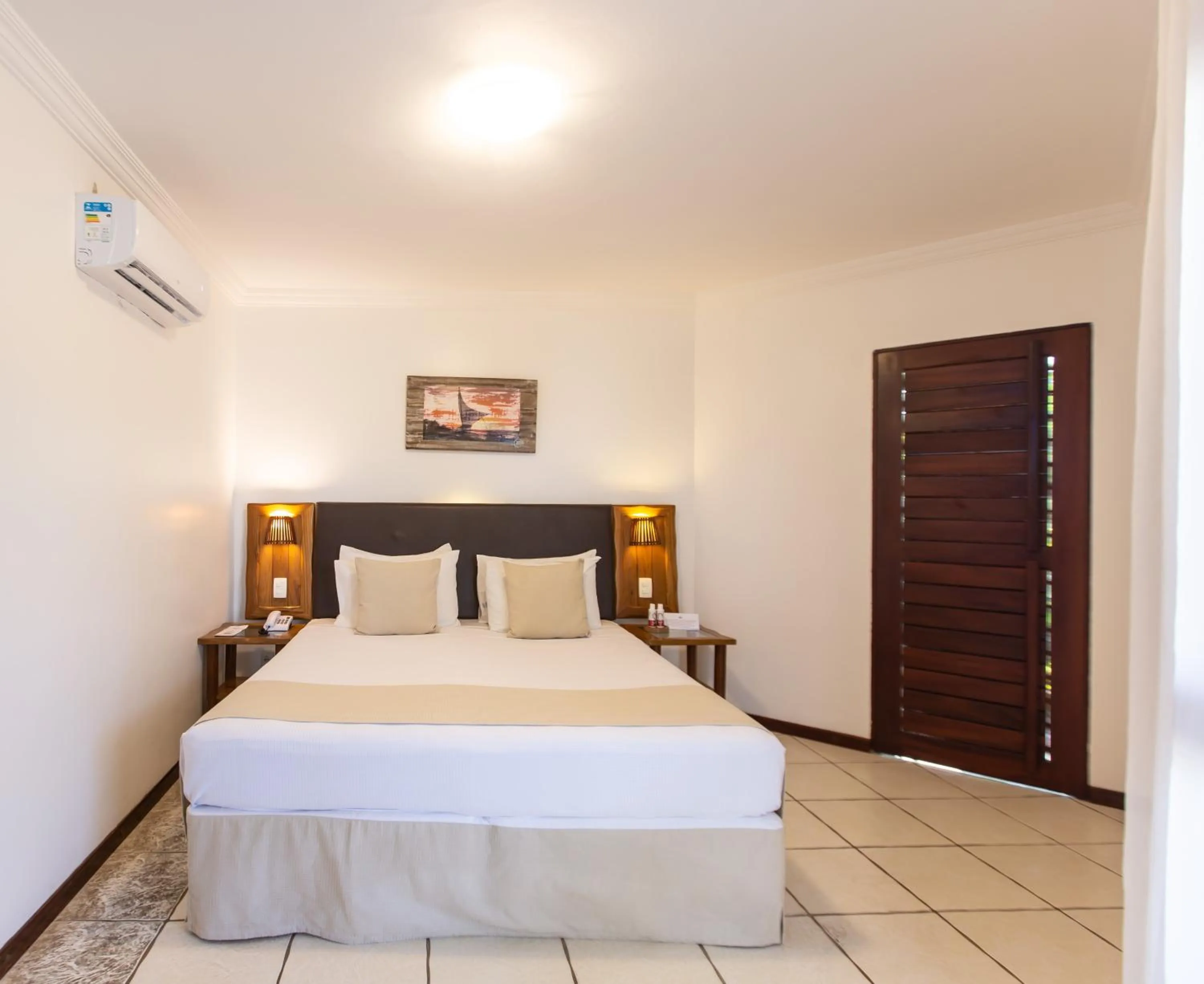 Bed in Duro Beach Hotel