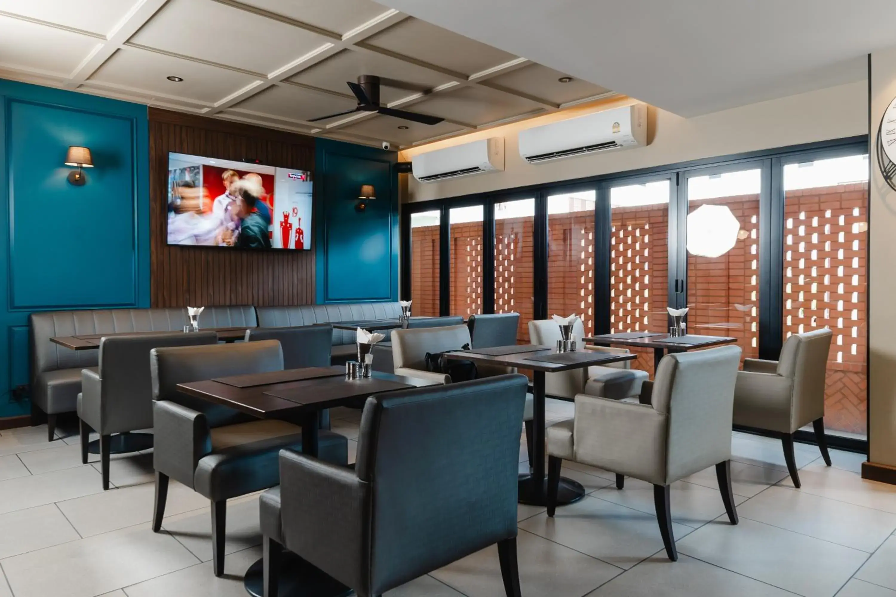 Restaurant/places to eat in The Dawin Hotel Restaurant/places to eat in The Dawin Hotel