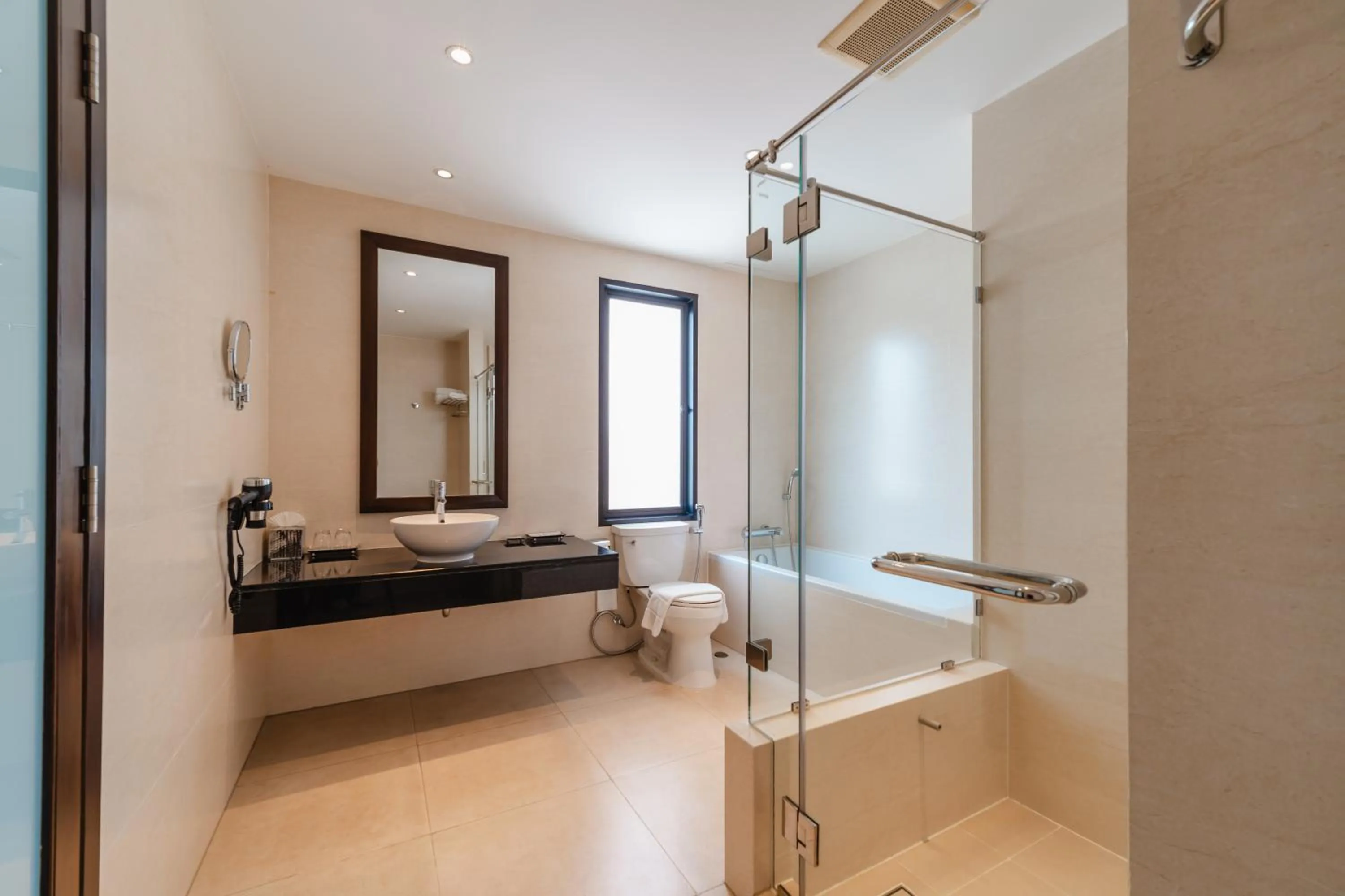 Shower in The Dawin Hotel