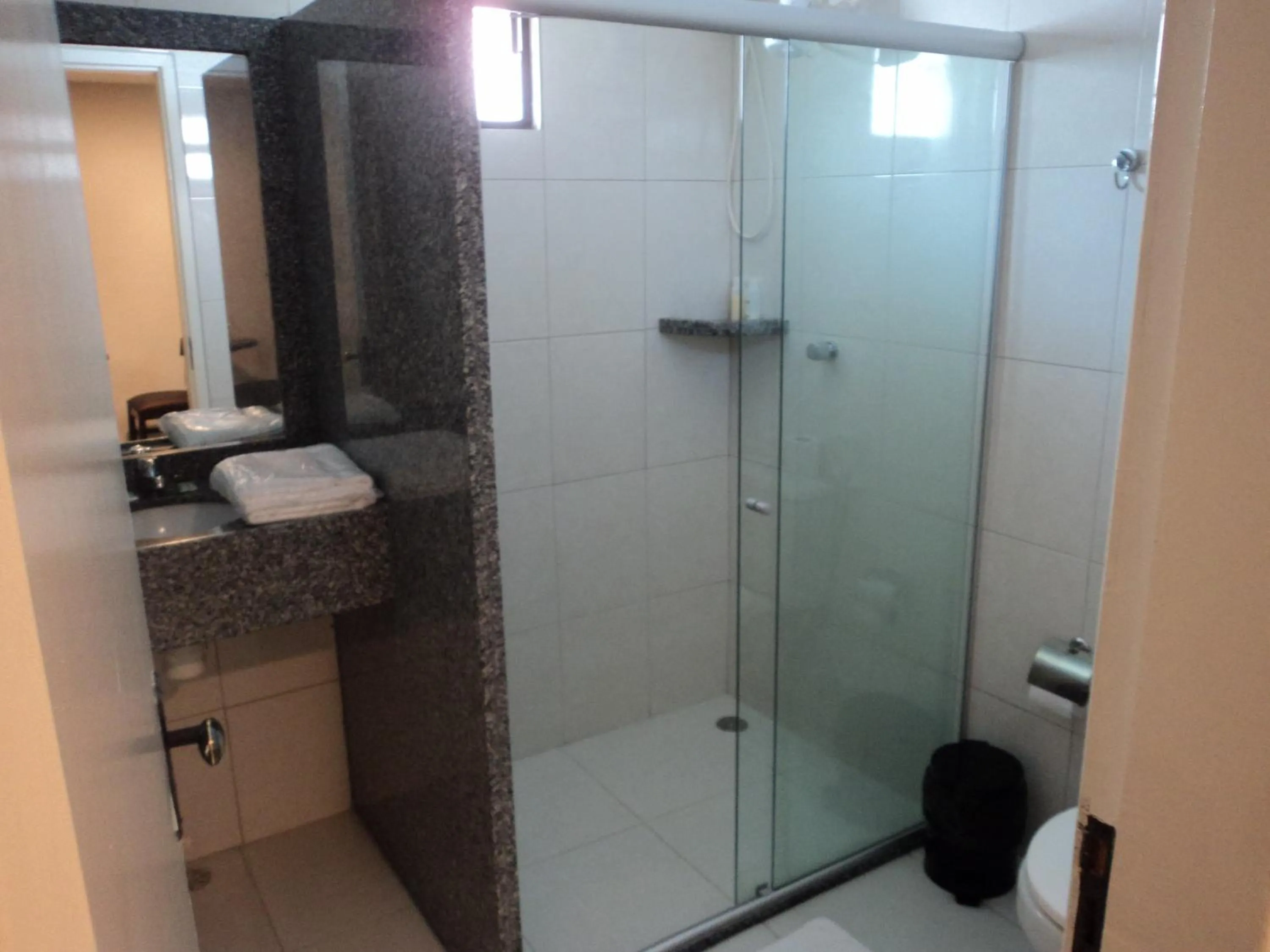 Shower in Hotel Tavares Correia