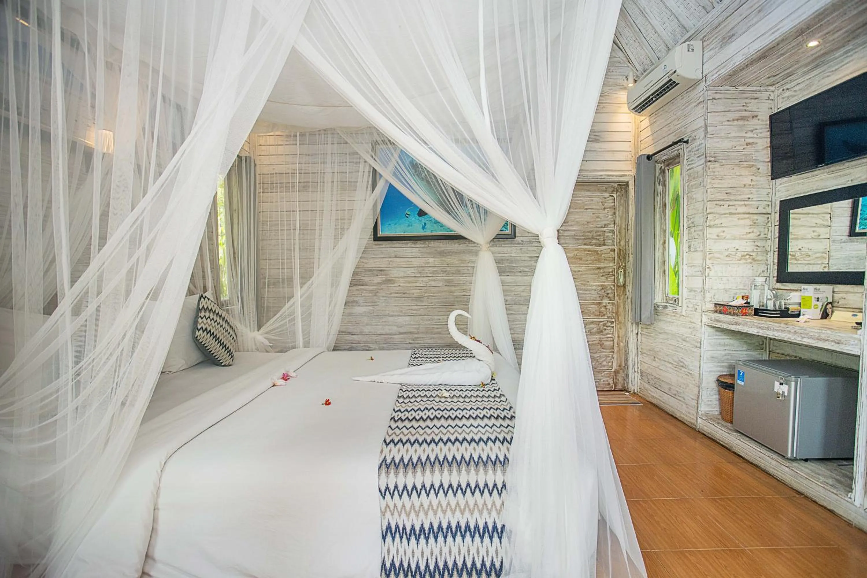 Property building, Bed in 221 Garden Cottages