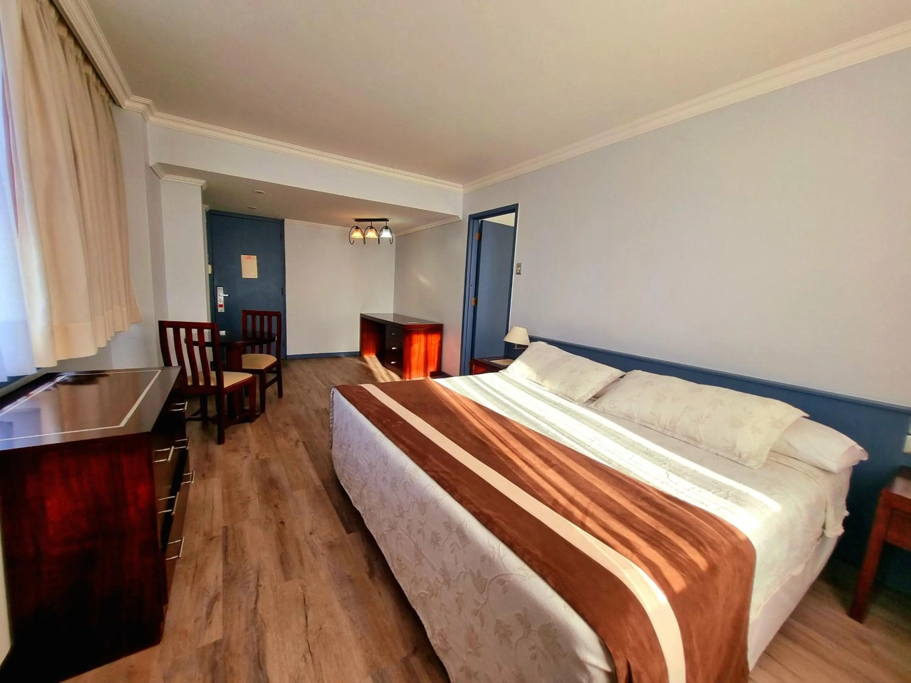 Photo of the whole room, Bed in Hotel El Araucano