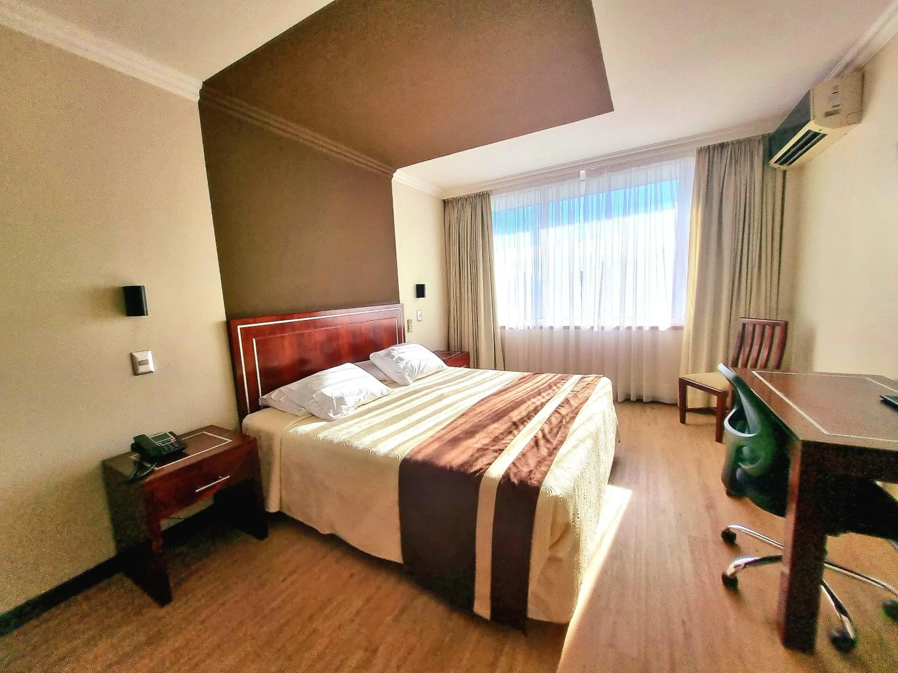 Photo of the whole room, Bed in Hotel El Araucano