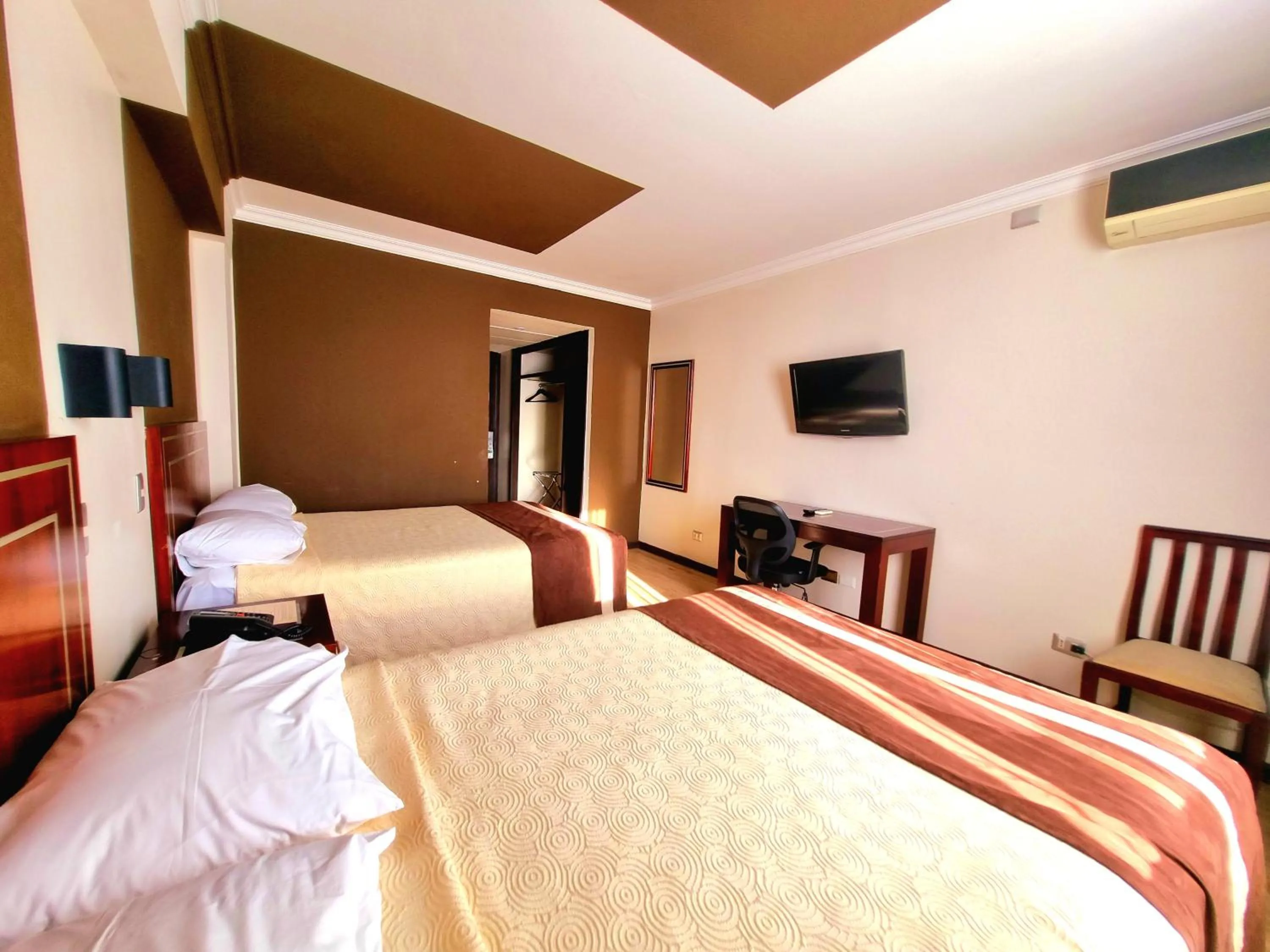 Photo of the whole room, Bed in Hotel El Araucano