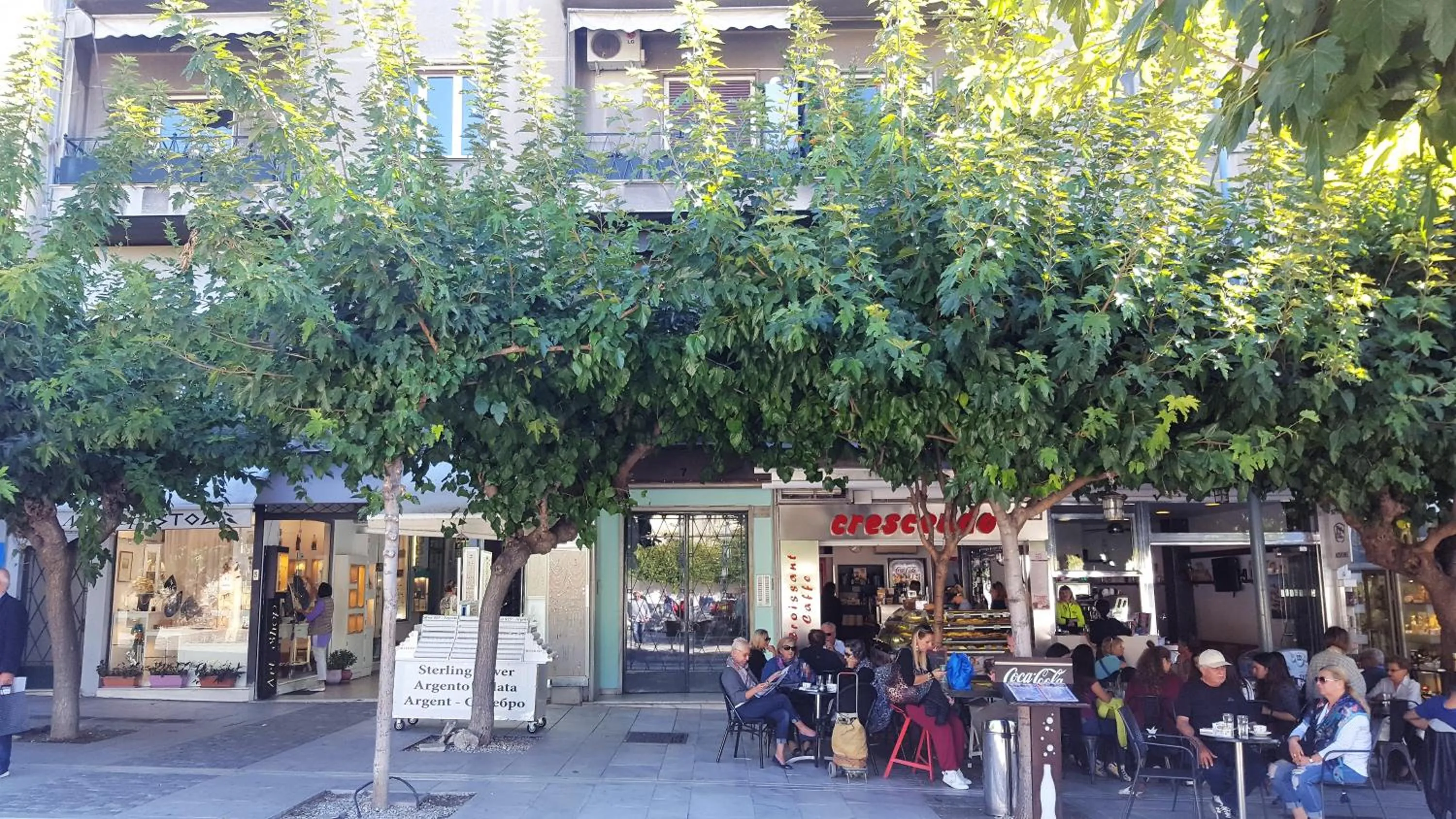 Restaurant/places to eat in Acropolis Heart