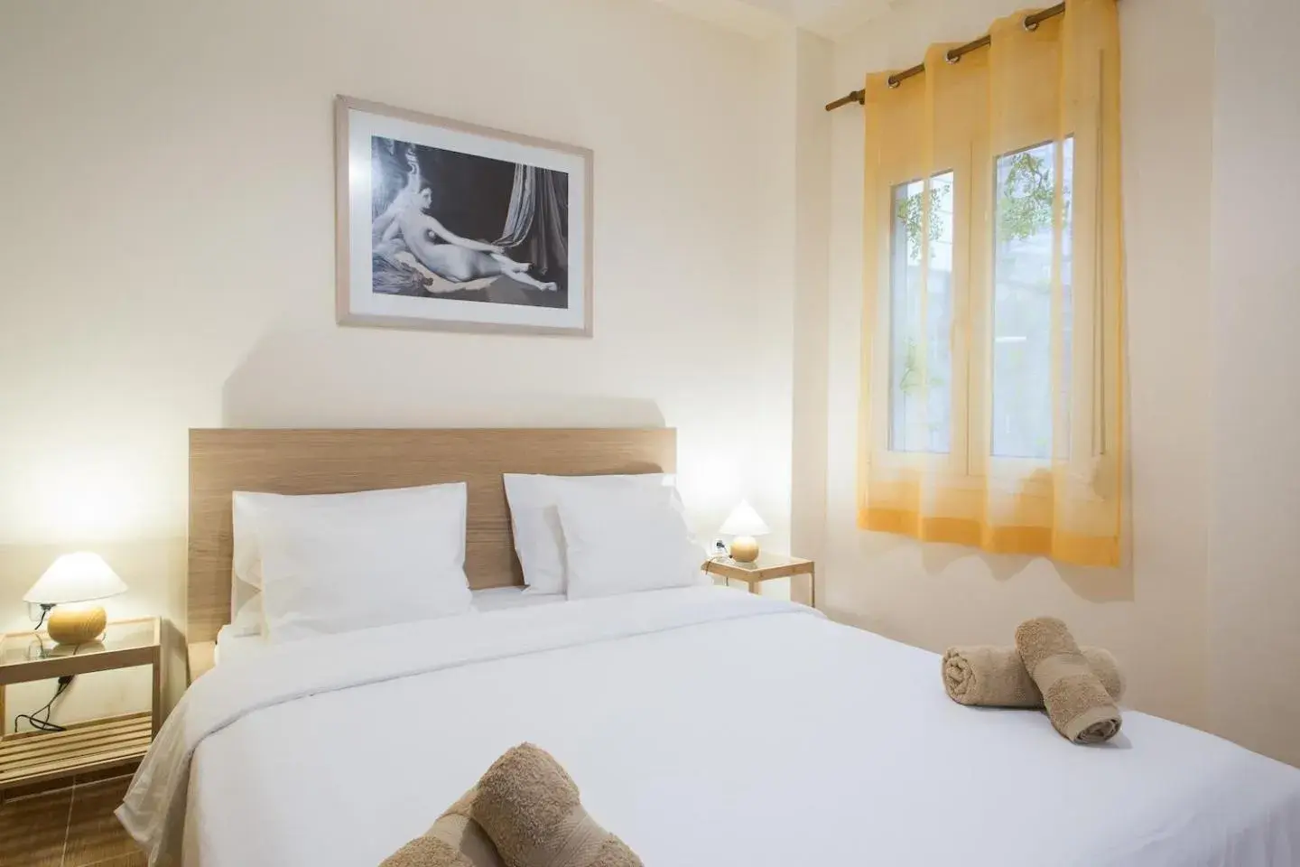 Bed in Acropolis Heart Bed in Acropolis Heart