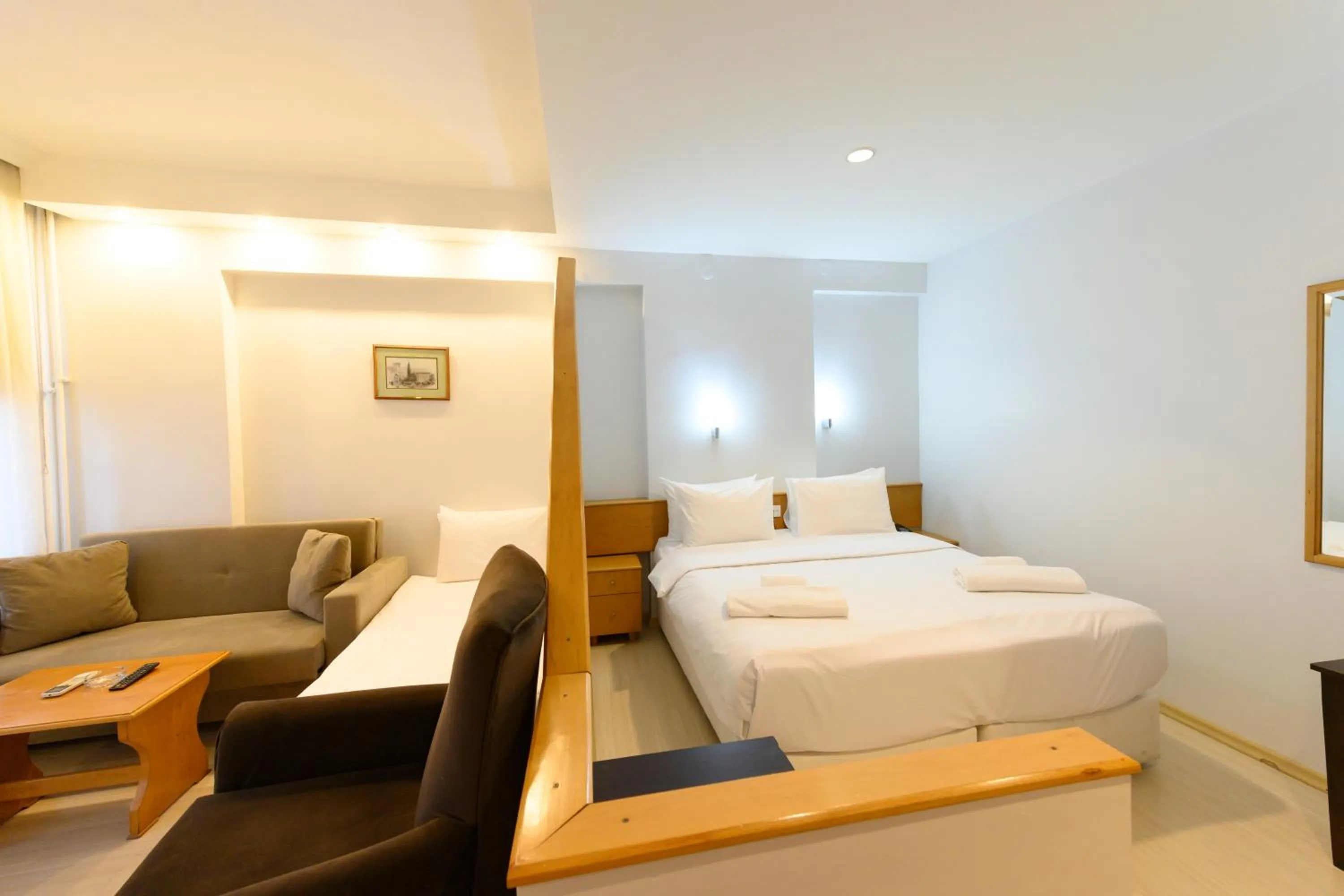 Photo of the whole room, Bed in Entes Apart