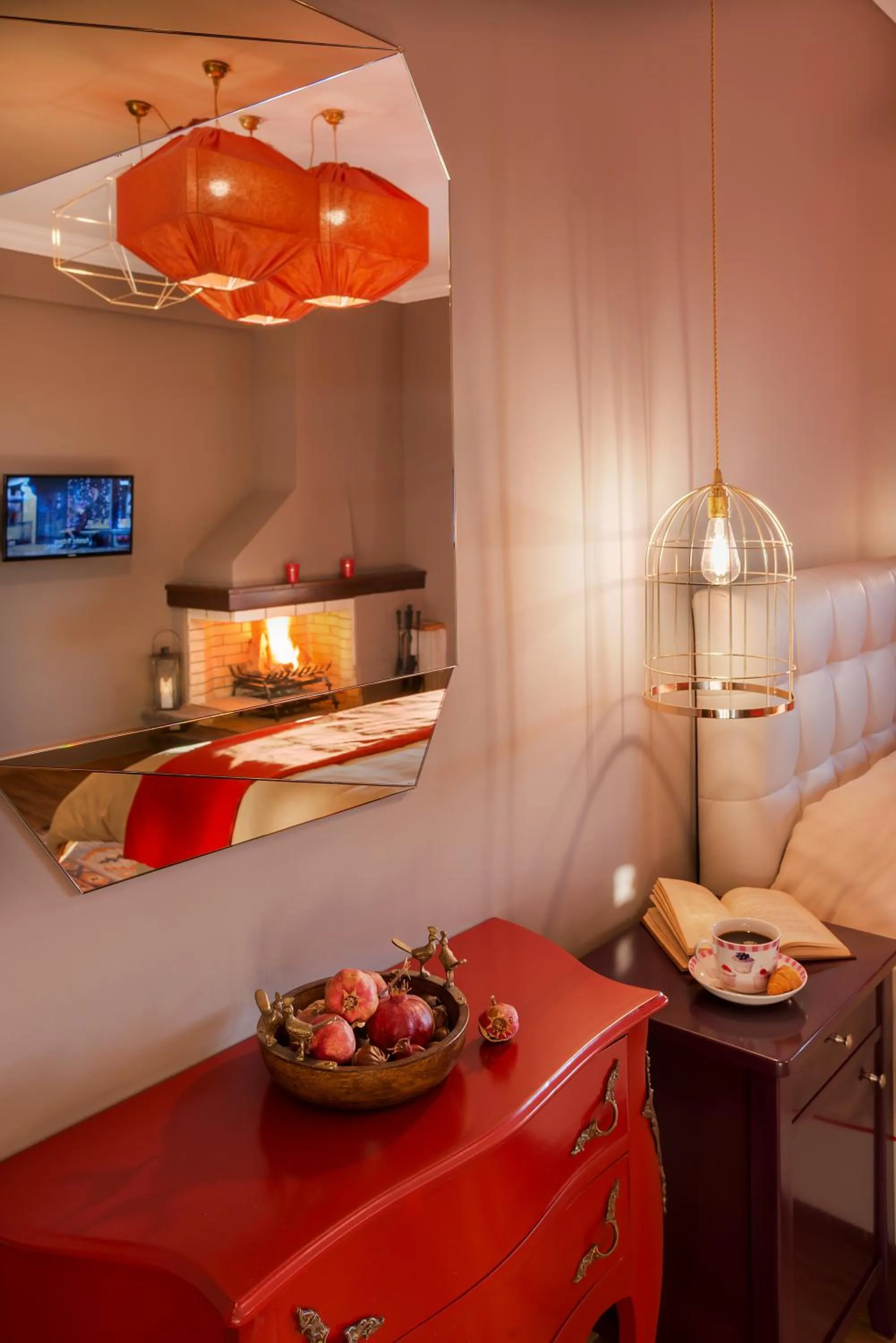 Decorative detail, Bed in Ef Zin Hotel Arachova