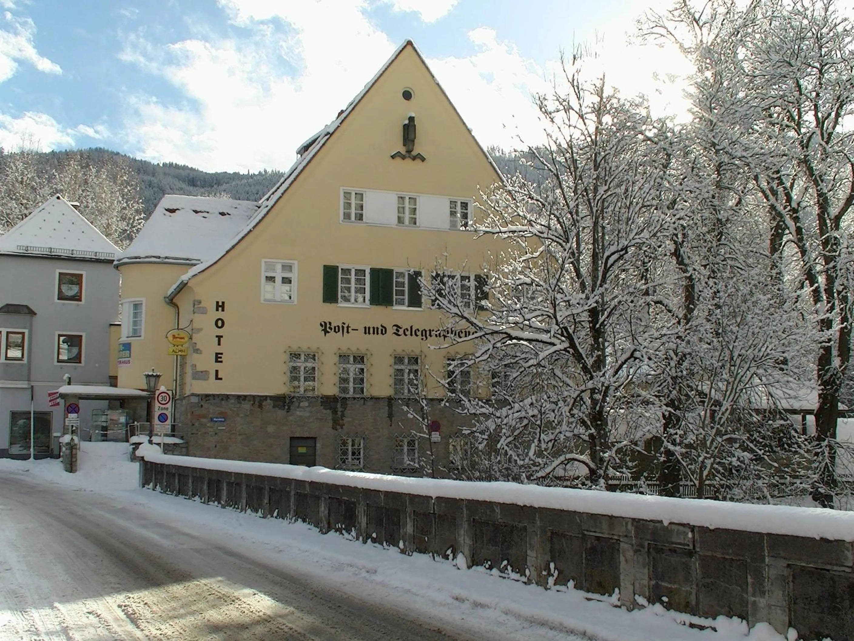 Facade/entrance in Hotel Alpin Murau