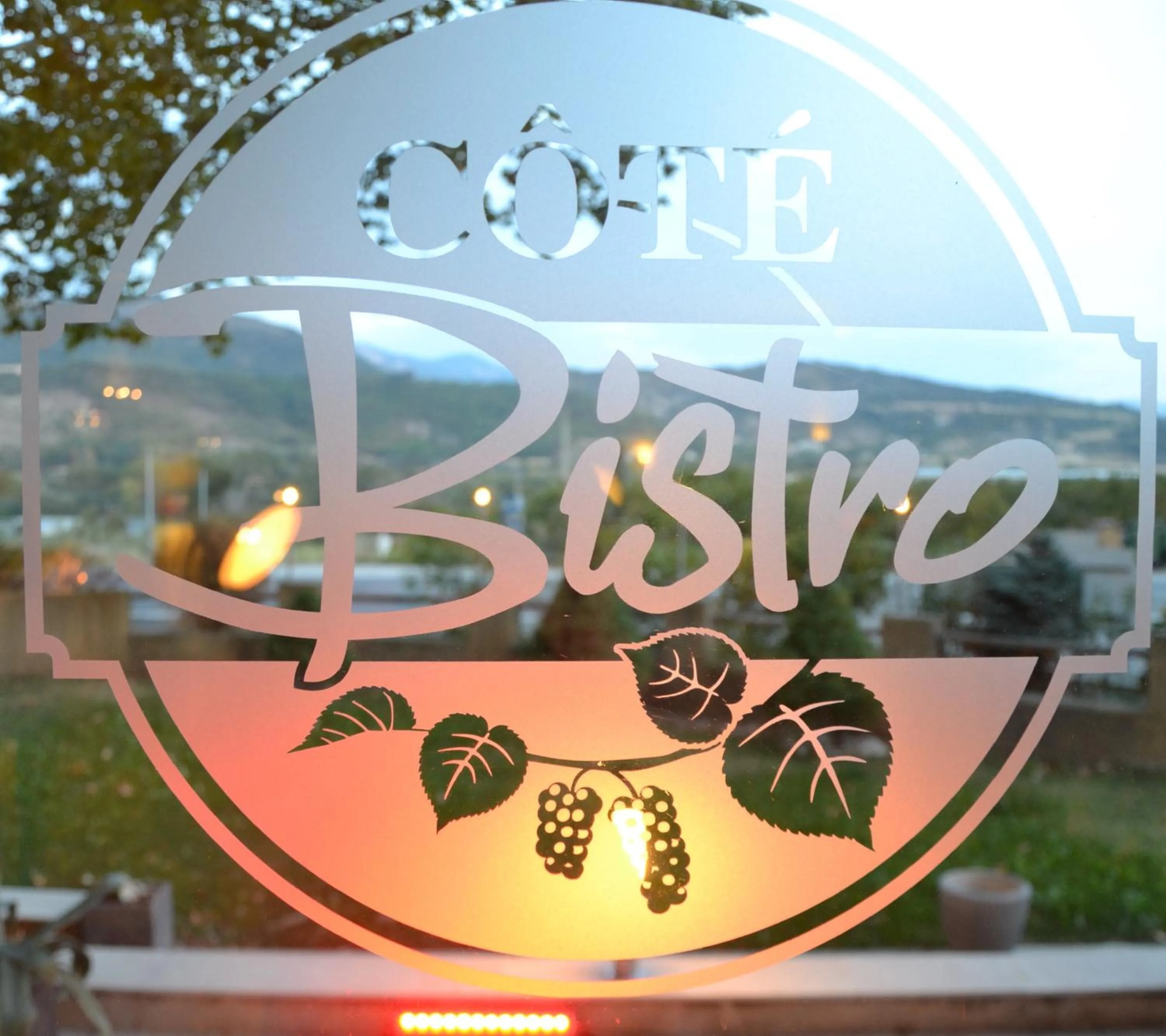 Logo/Certificate/Sign in Logis Hôtel La Magnanerie - Côté Bistro