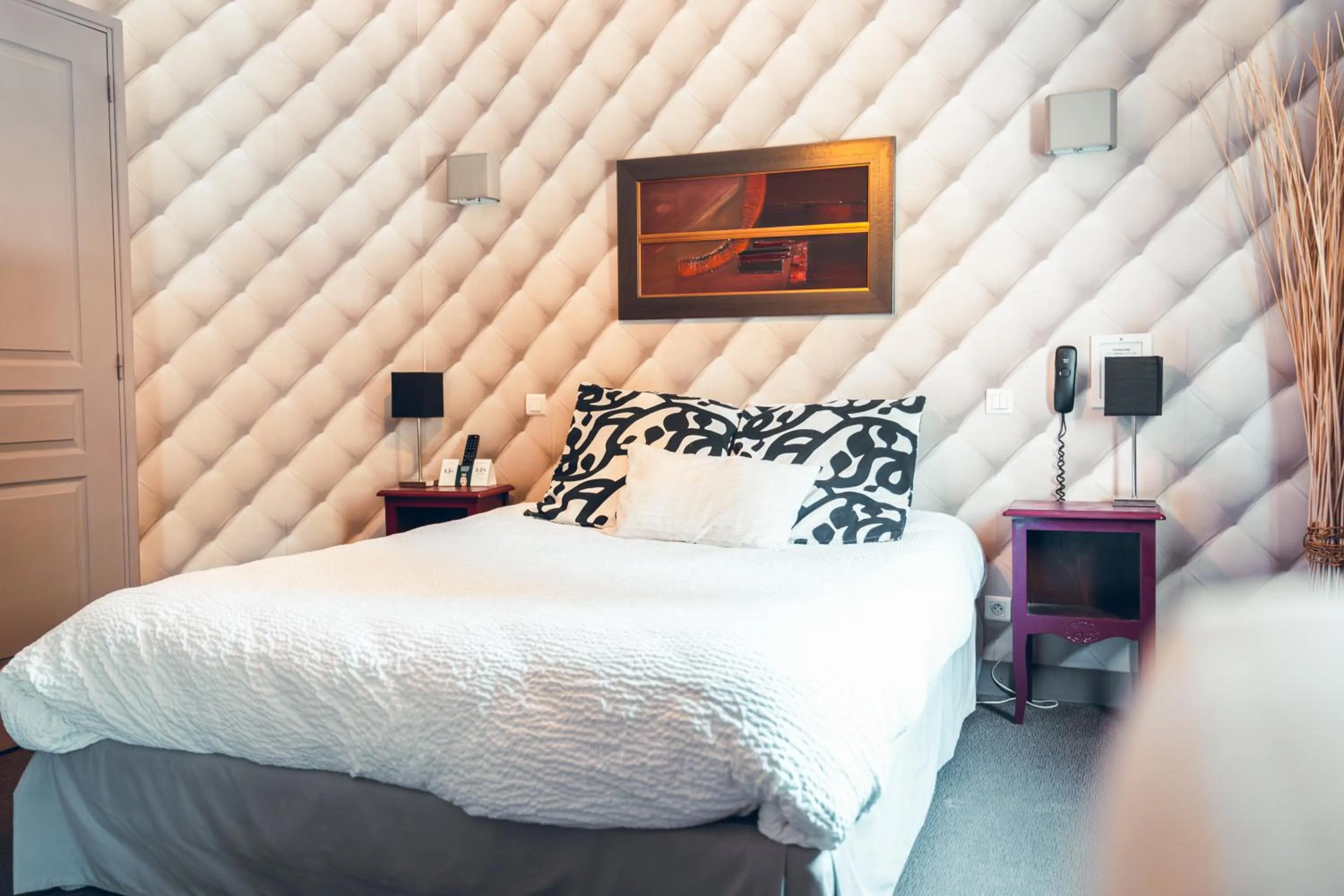 Bedroom, Bed in Logis Hôtel La Magnanerie - Côté Bistro