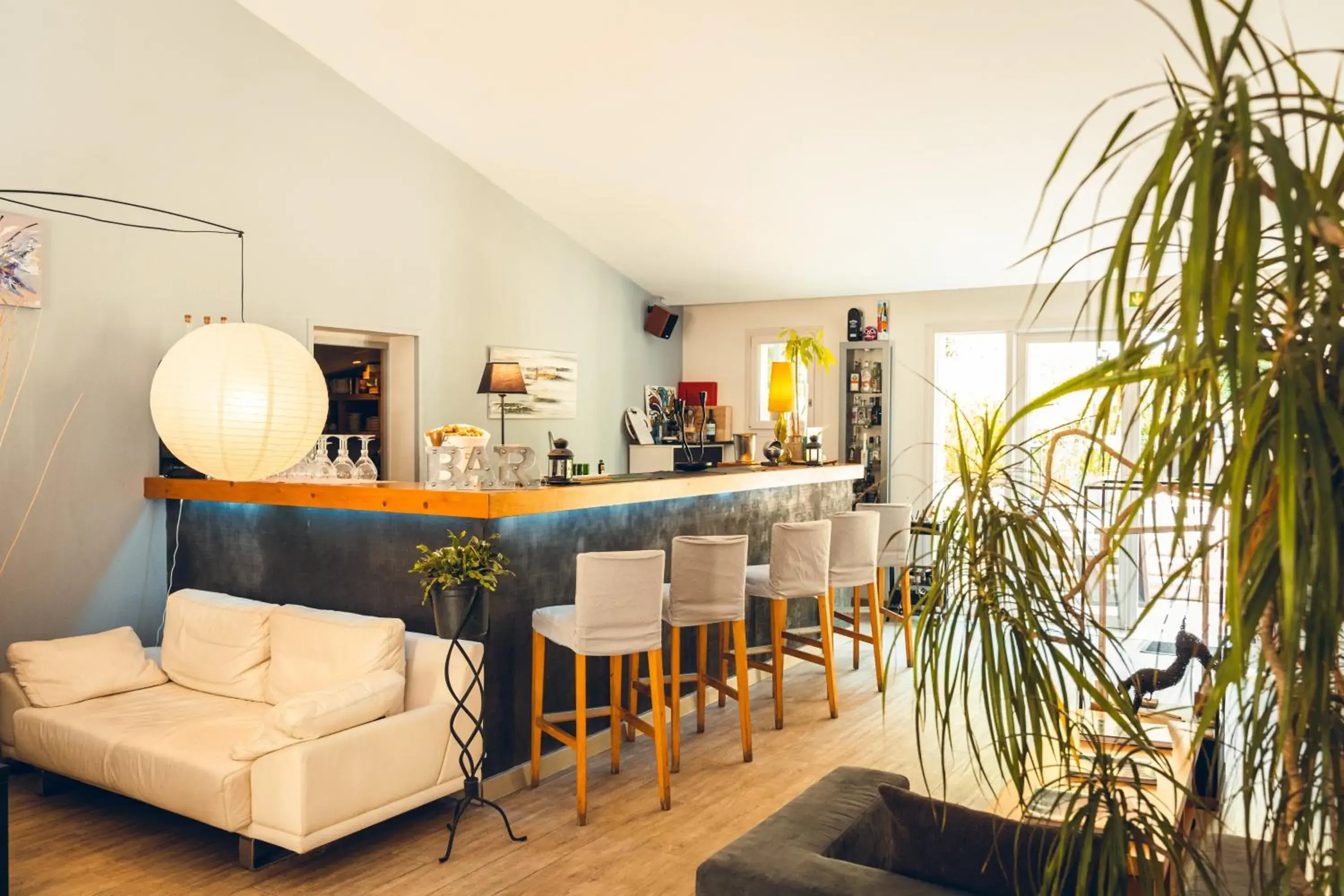 Logis Hôtel La Magnanerie - Côté Bistro Logis Hôtel La Magnanerie - Côté Bistro