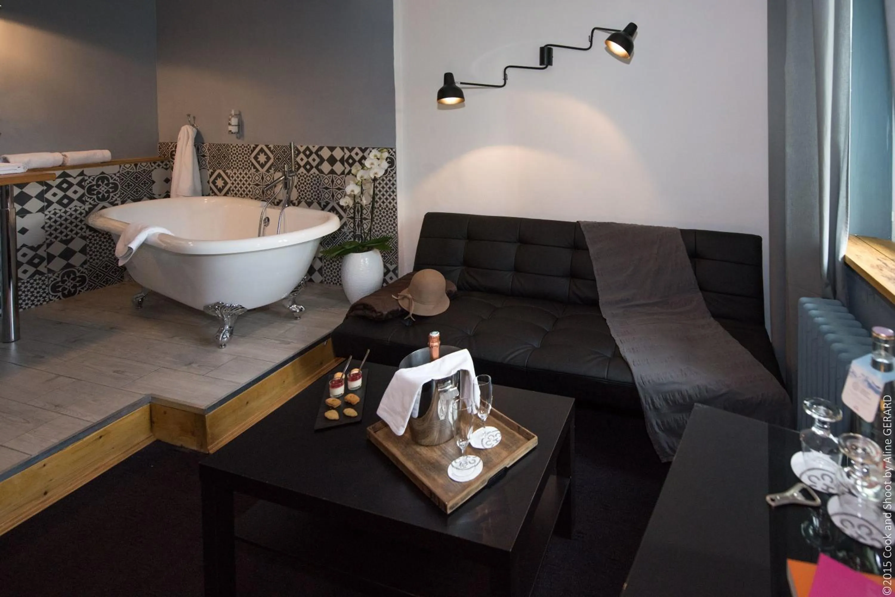 Text overlay in Logis Hôtel La Magnanerie - Côté Bistro