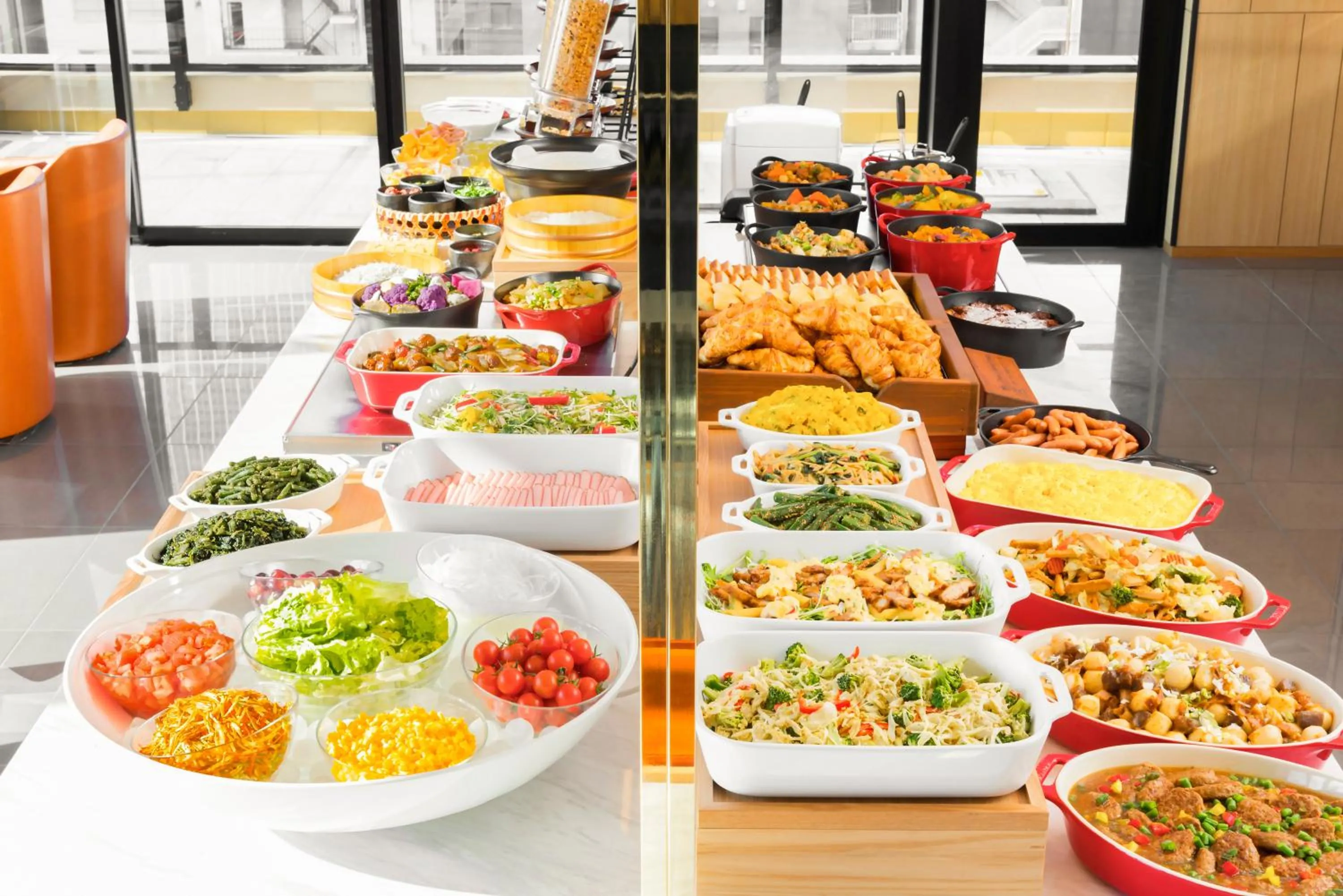 Food and drinks in Candeo Hotels Tokyo Shimbashi