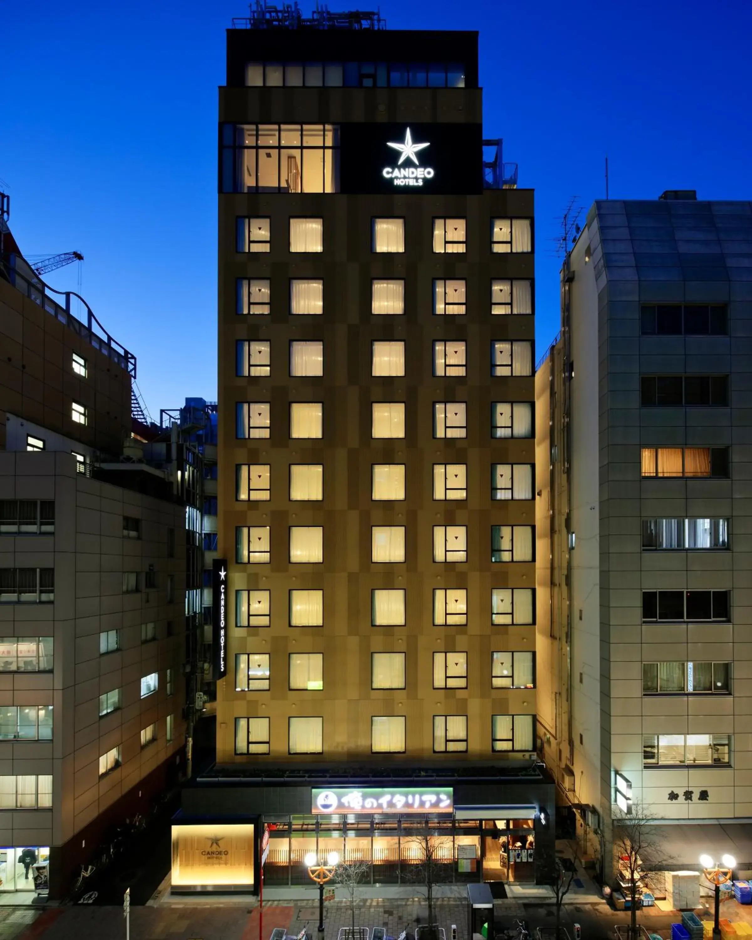 Property building in Candeo Hotels Tokyo Shimbashi Property building in Candeo Hotels Tokyo Shimbashi