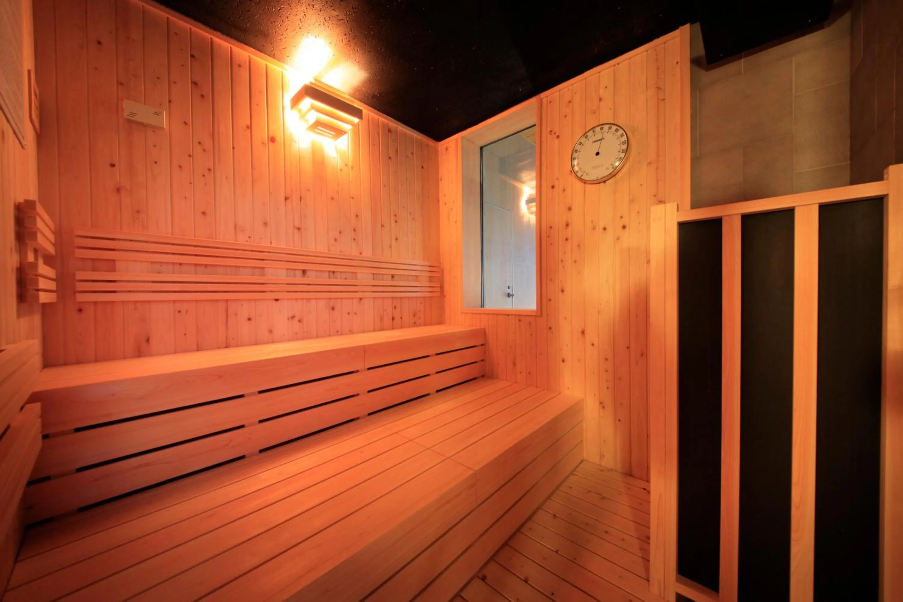Sauna in Candeo Hotels Tokyo Shimbashi