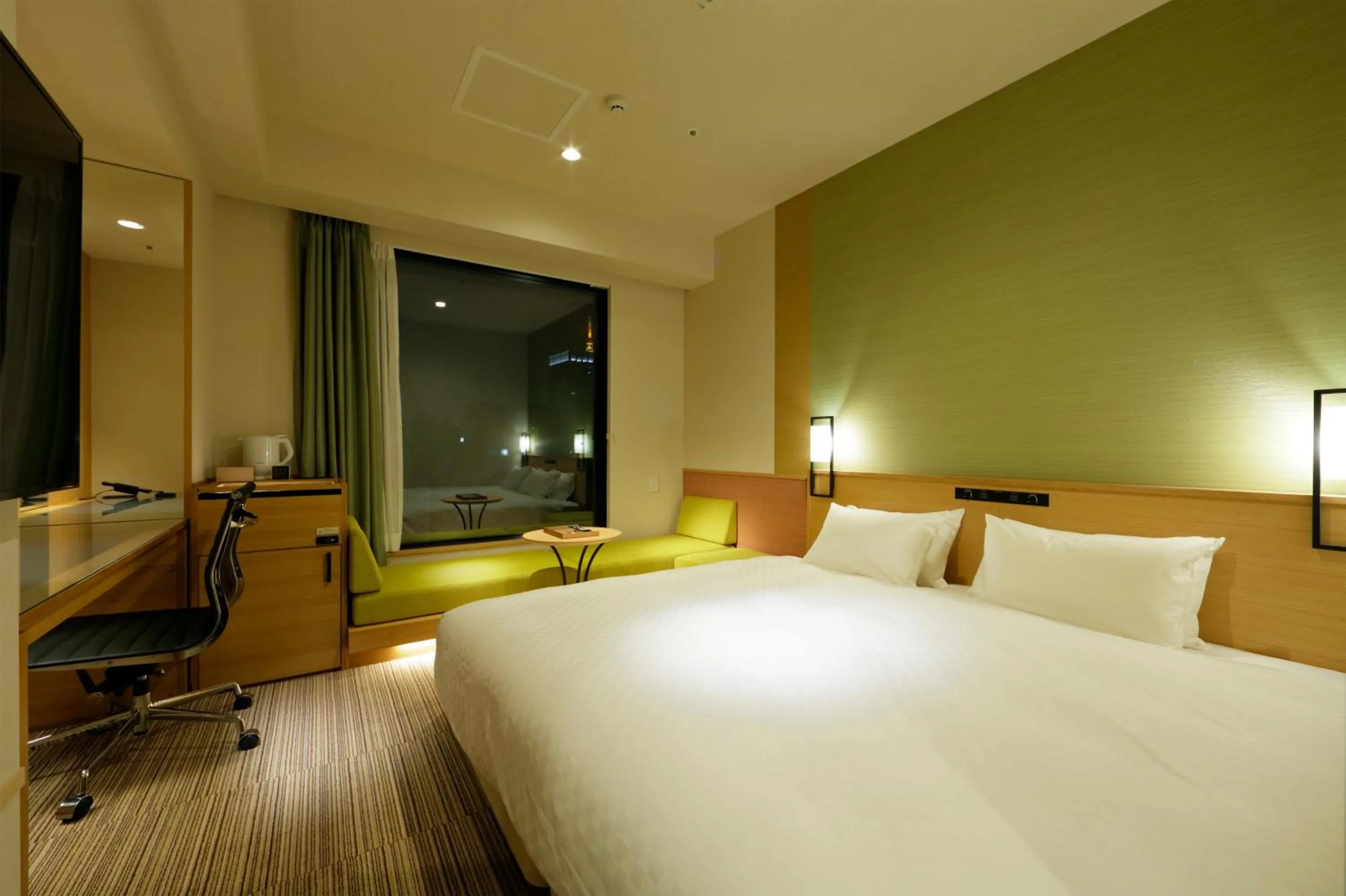 Photo of the whole room, Bed in Candeo Hotels Tokyo Shimbashi