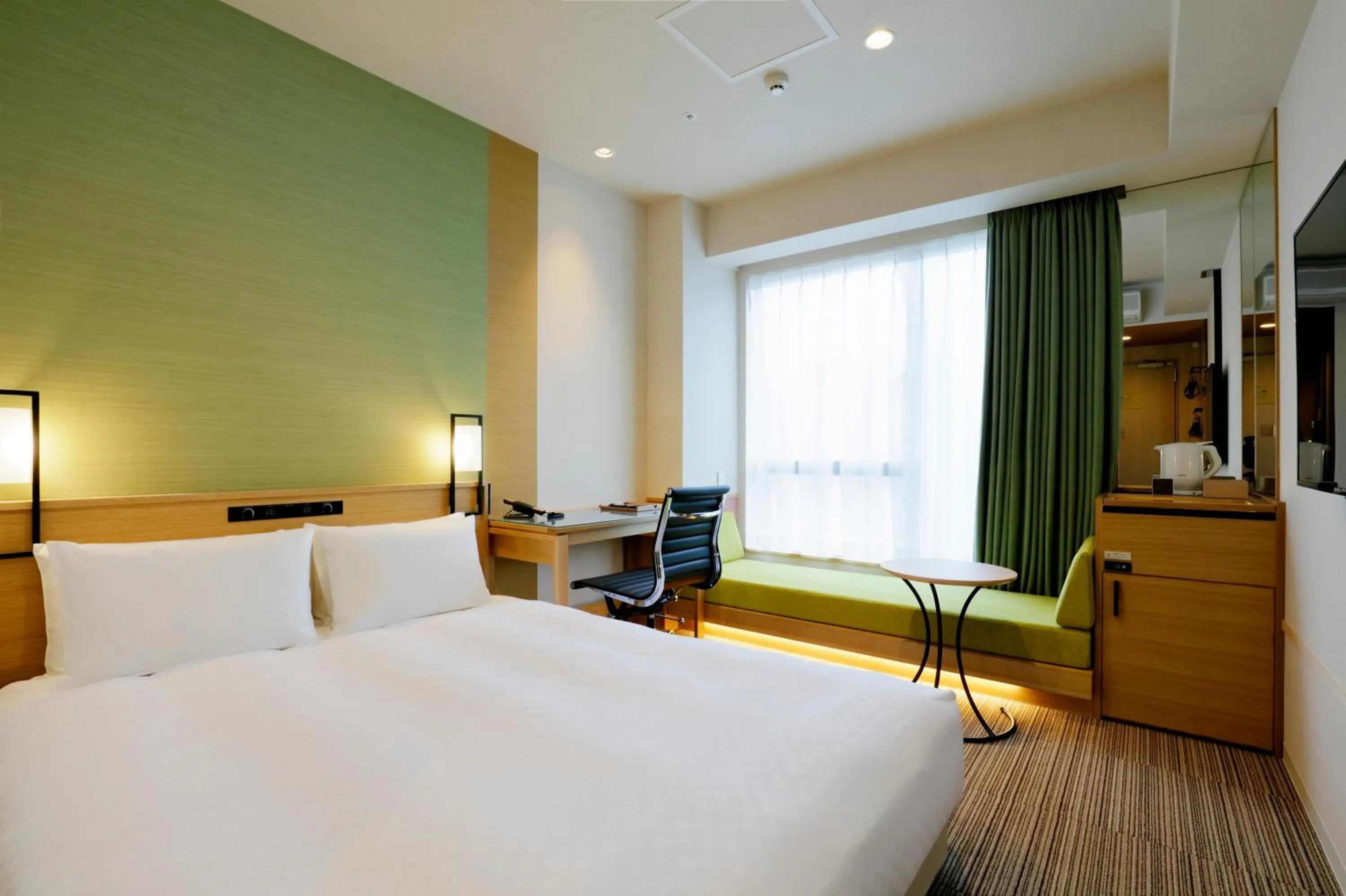 Photo of the whole room, Bed in Candeo Hotels Tokyo Shimbashi