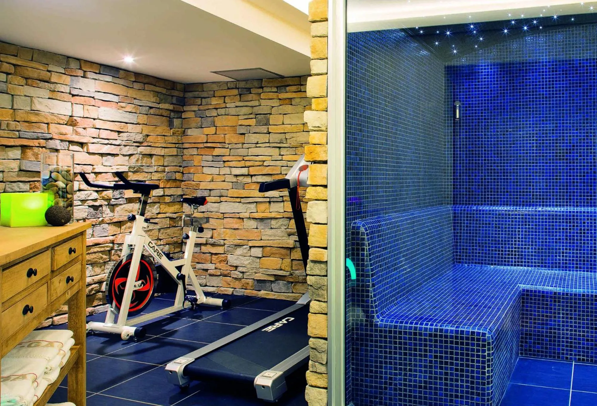 Fitness centre/facilities in Hotel Du Commerce Spa