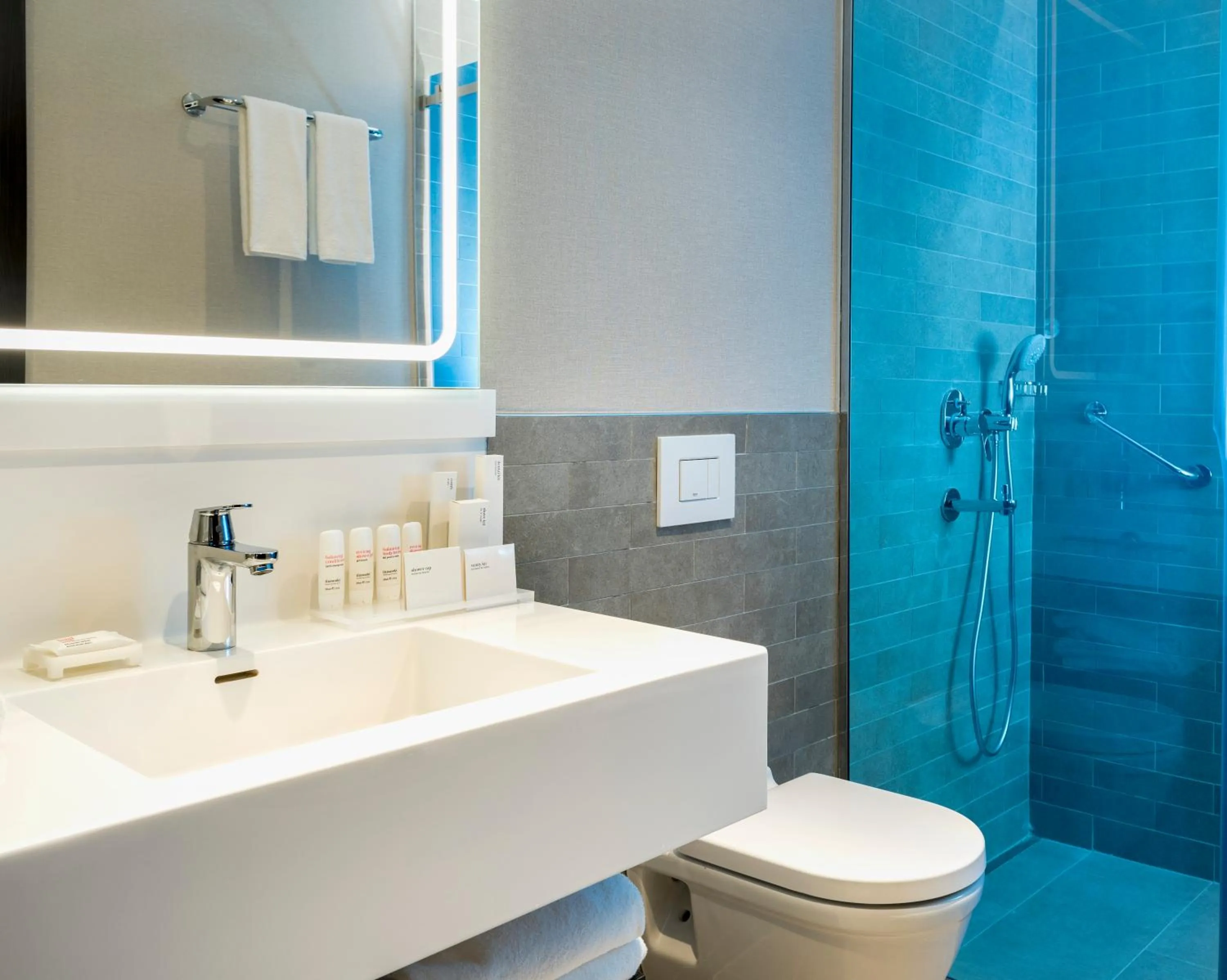 Shower in Park Inn by Radisson Istanbul Atasehir
