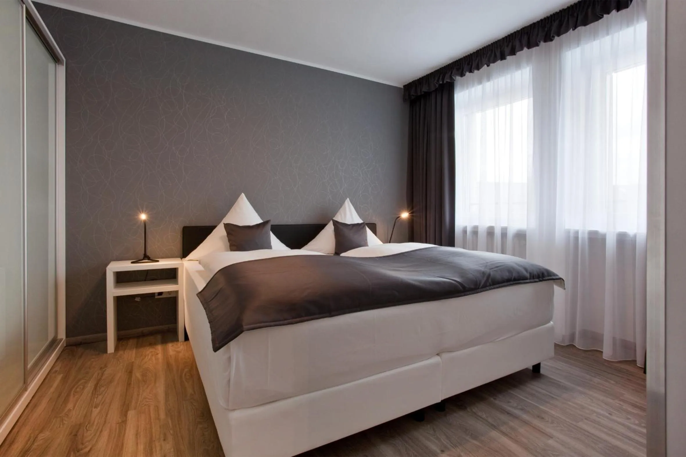 Photo of the whole room, Bed in Boardinghouse Düsseldorf