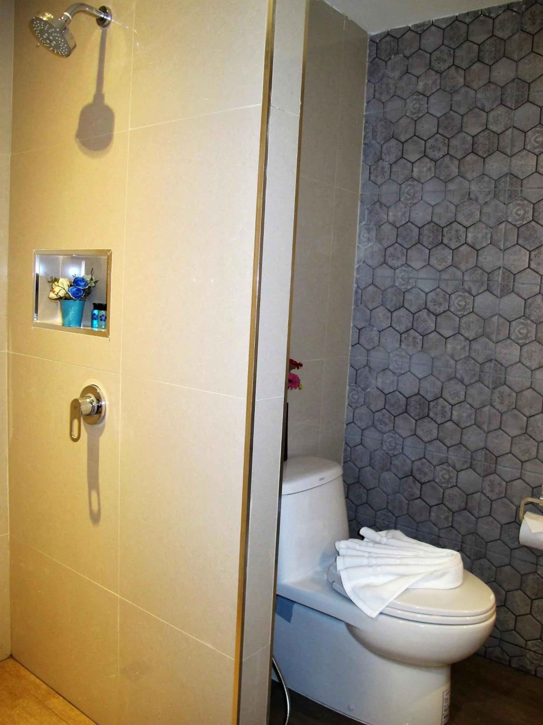 Toilet in Suvarnabhumi Oriental Resort