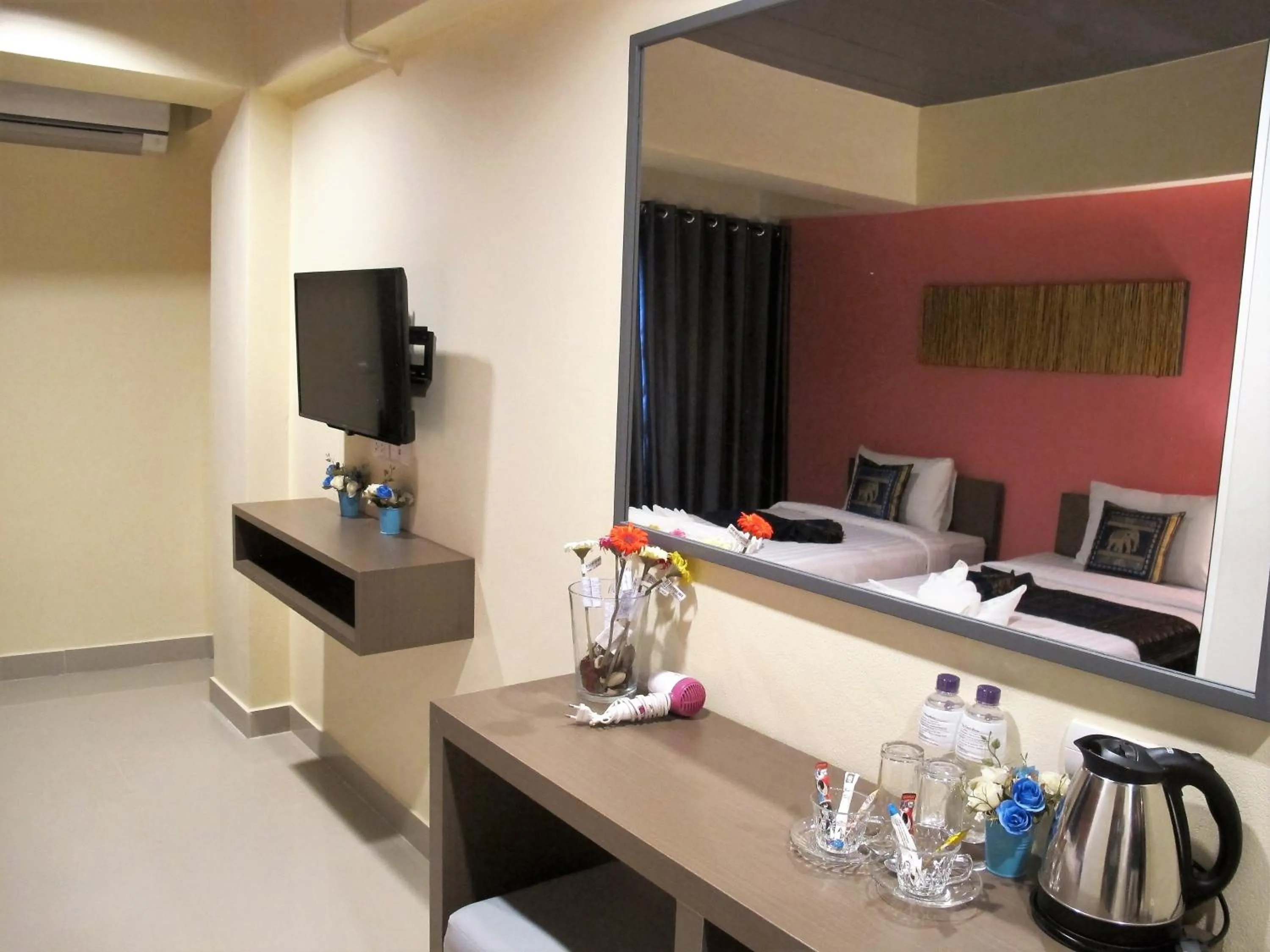 Photo of the whole room in Suvarnabhumi Oriental Resort