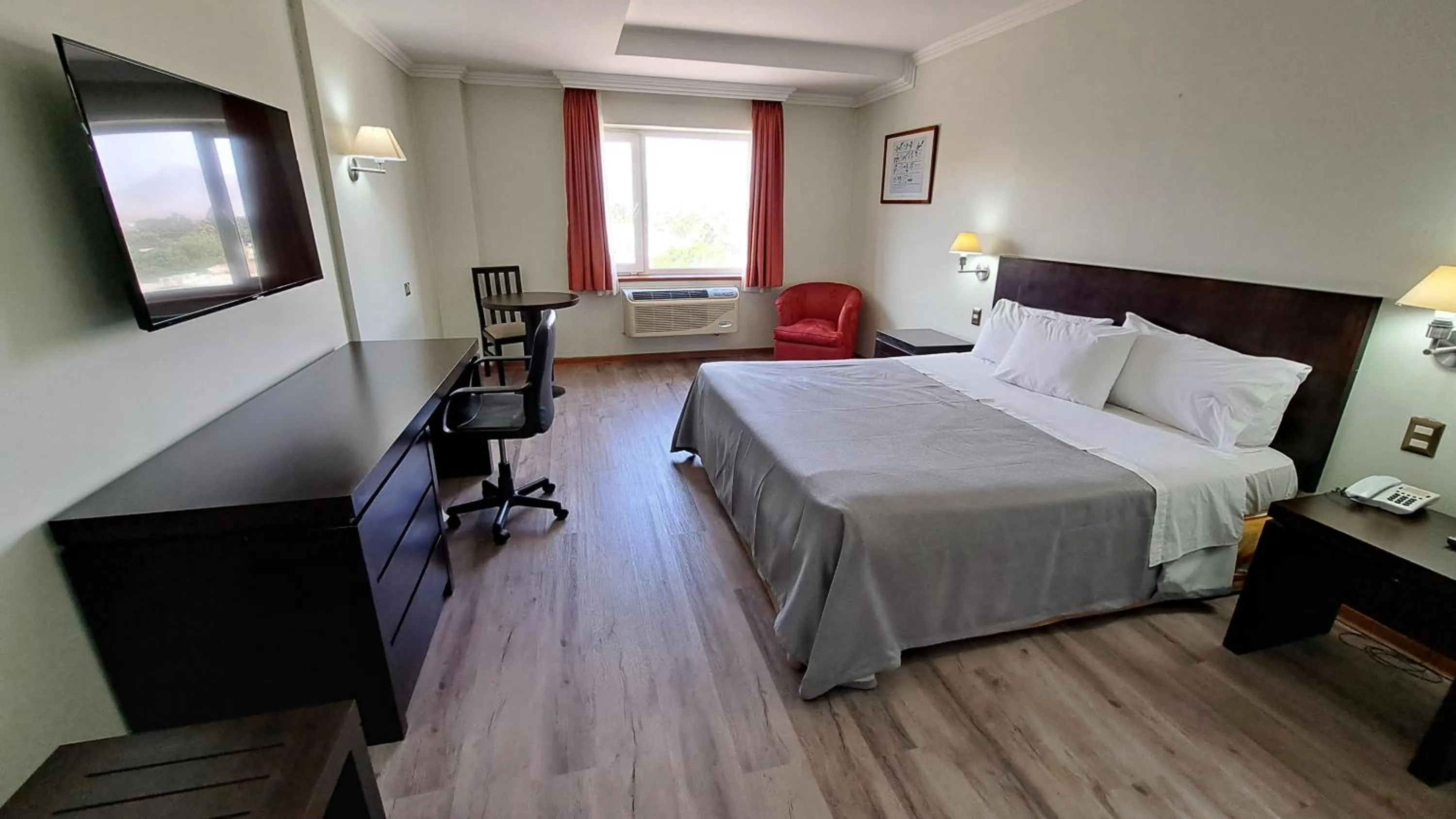 Bedroom, Bed in Hotel Diego de Almagro Copiapo