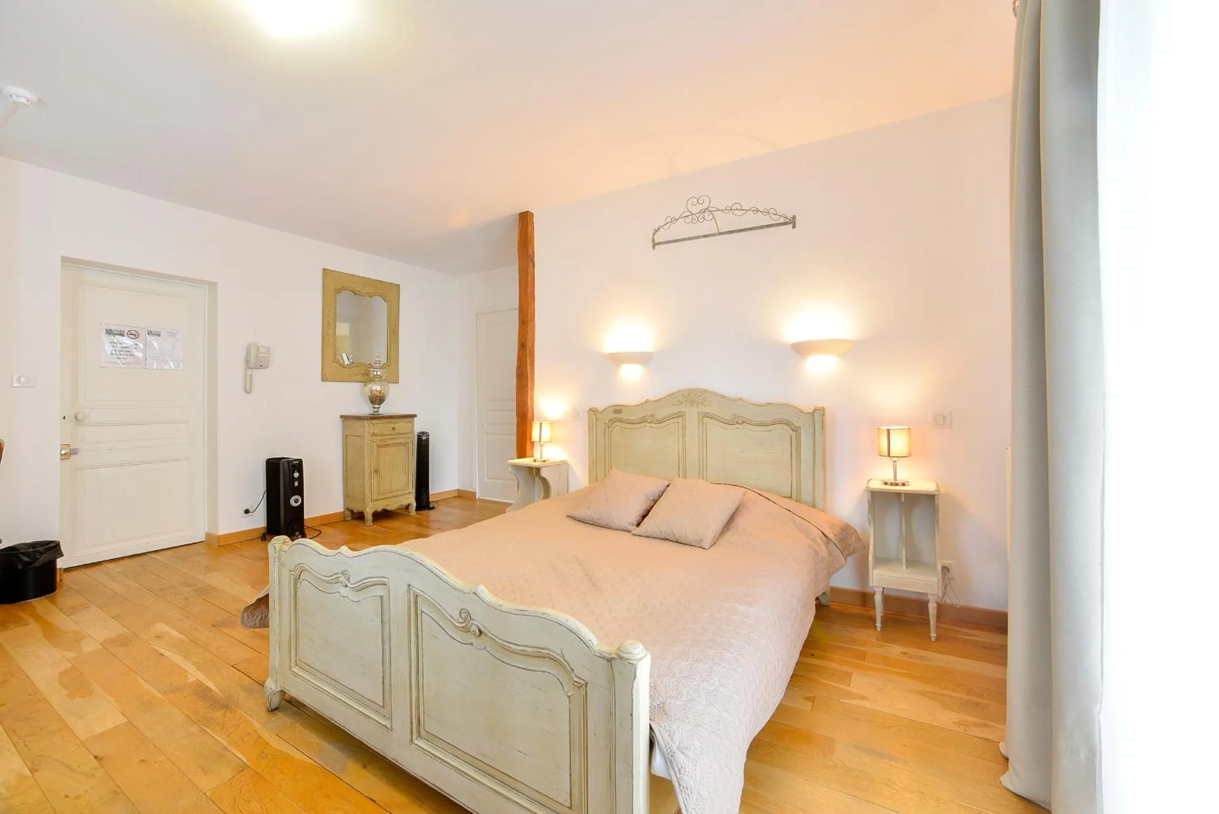 Bedroom in Hôtellerie Nouvelle de Villemartin