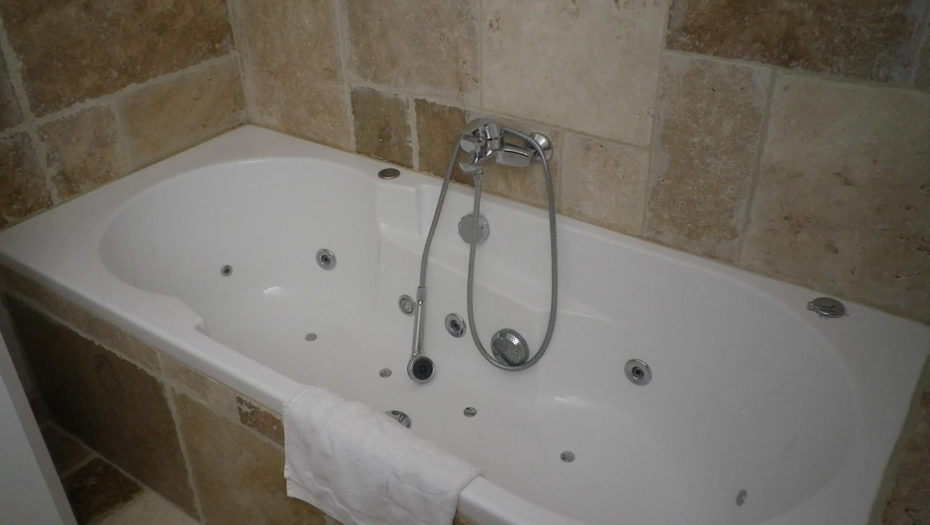 Bathroom in Hôtellerie Nouvelle de Villemartin