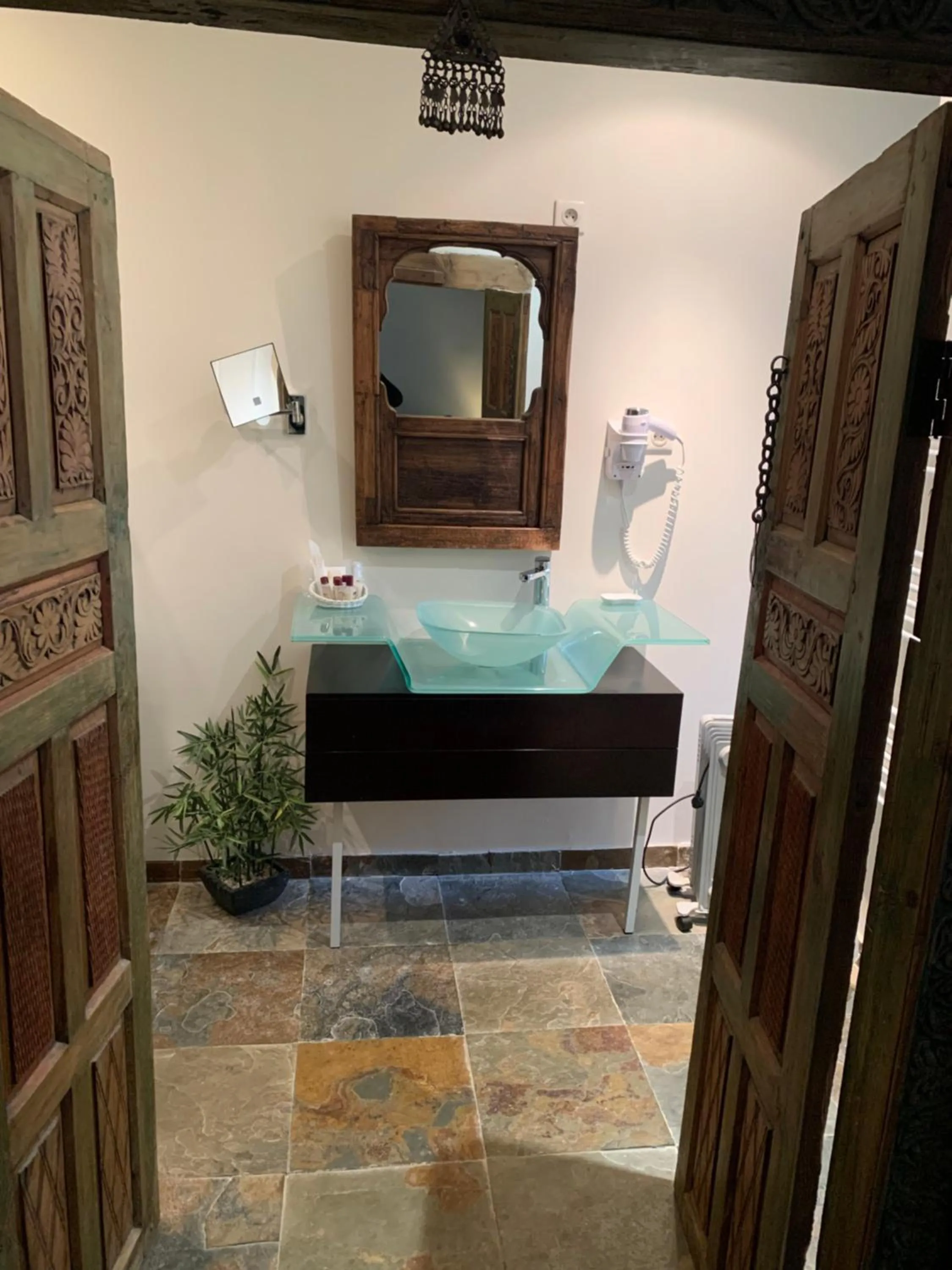 Bathroom in Hôtellerie Nouvelle de Villemartin