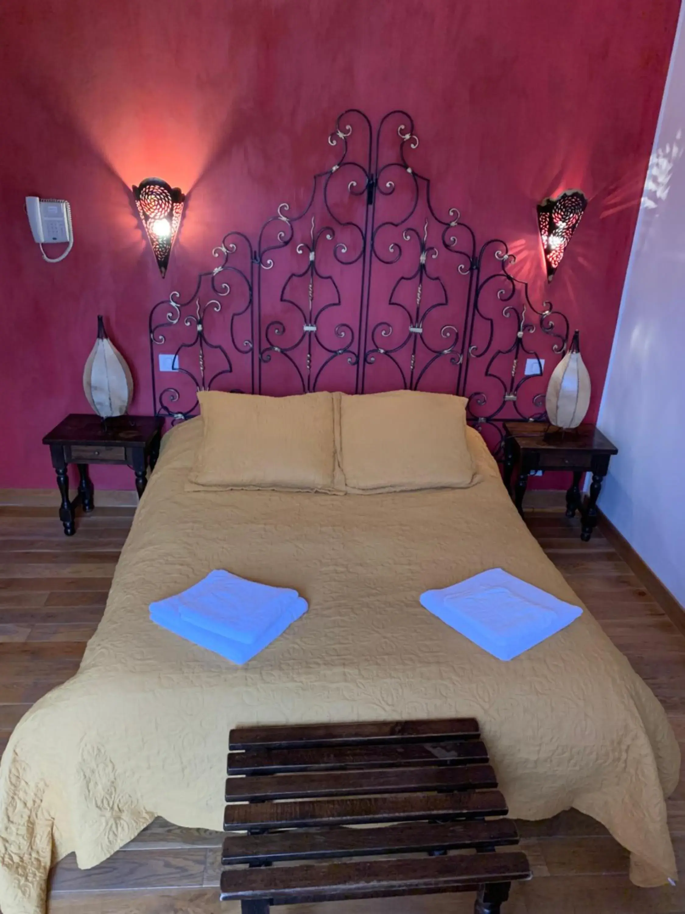 Double Room in Hôtellerie Nouvelle de Villemartin Double Room in Hôtellerie Nouvelle de Villemartin