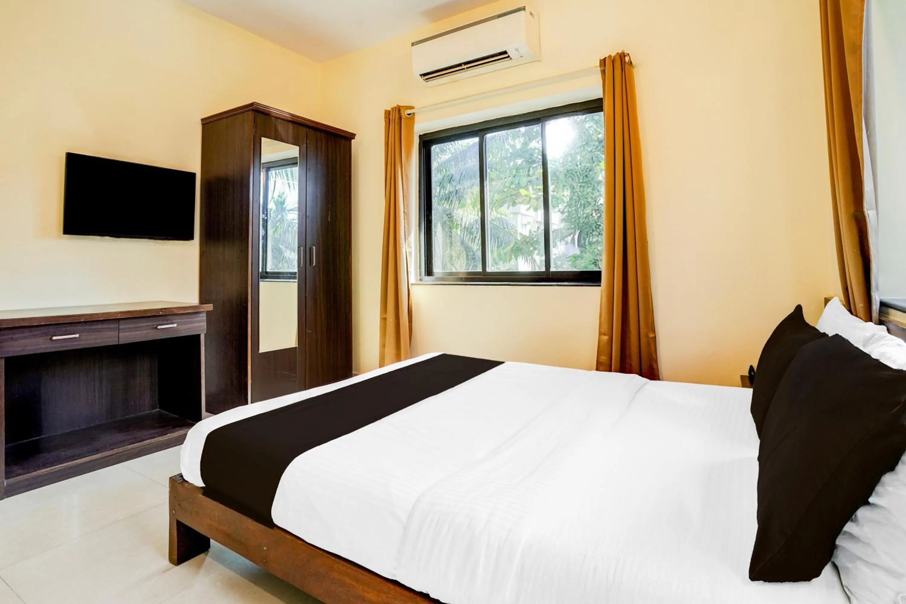 Bedroom, Bed in Super Collection O Panjim Near Miramar Beach