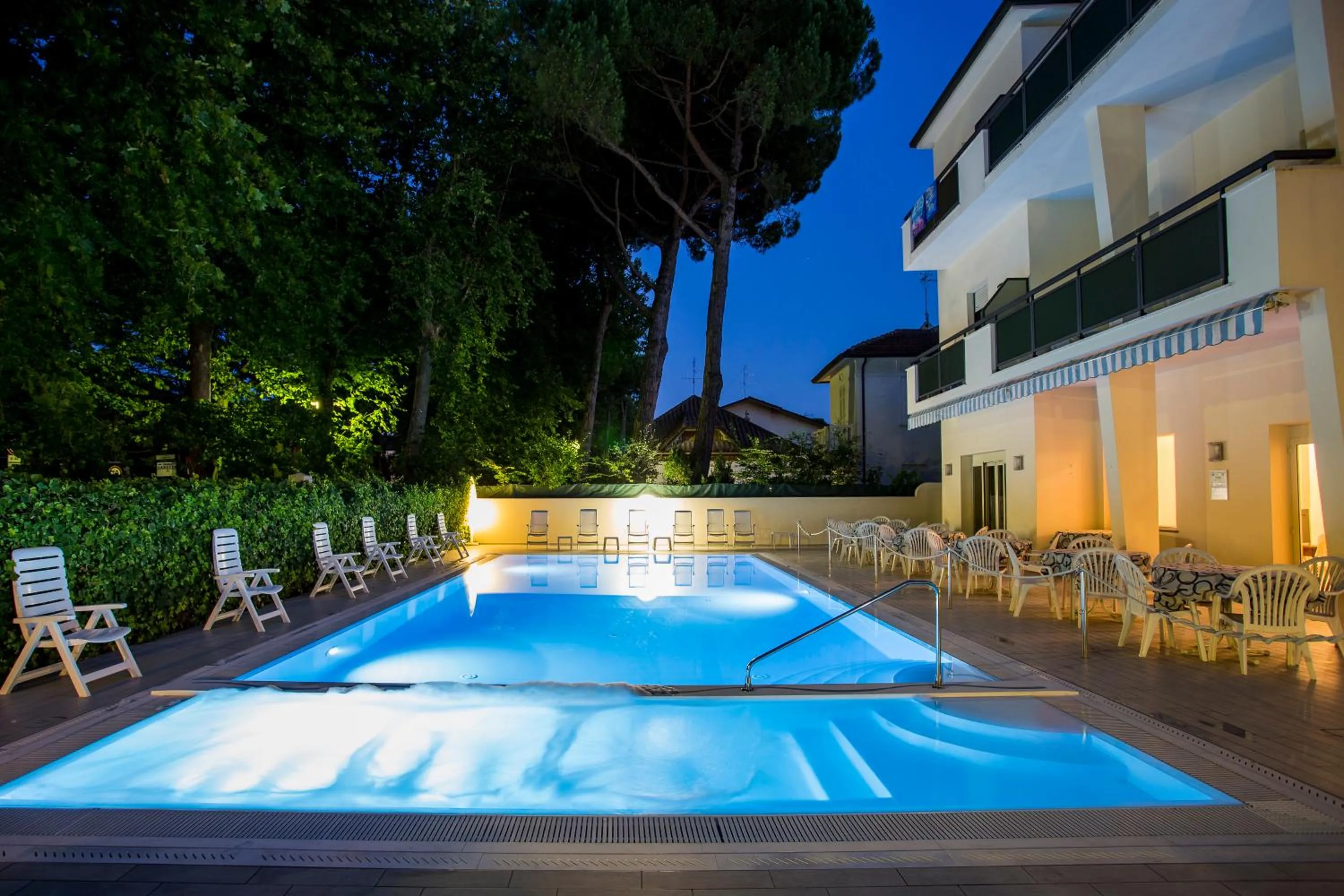 Swimming pool in Hotel Athena