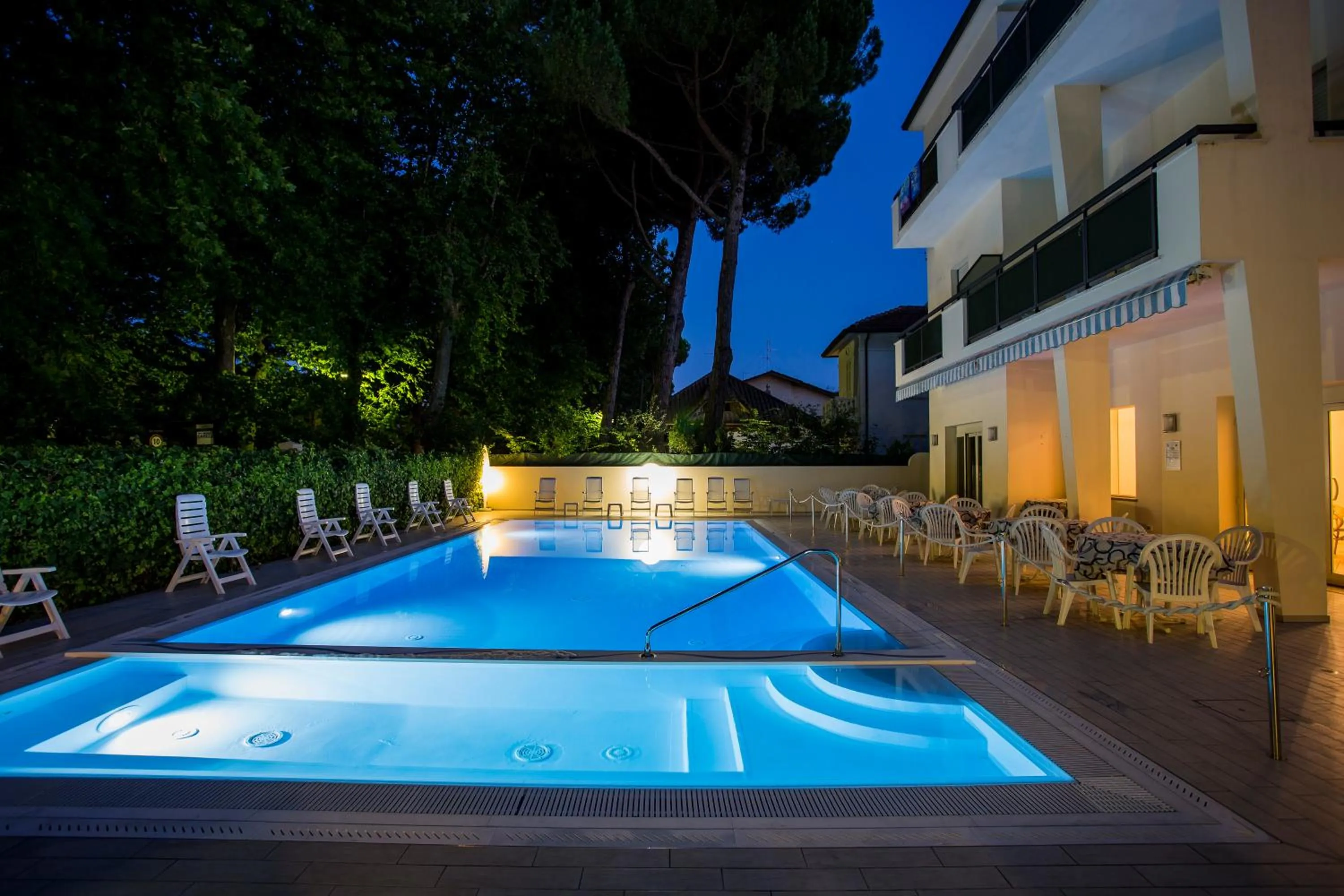 Swimming pool in Hotel Athena