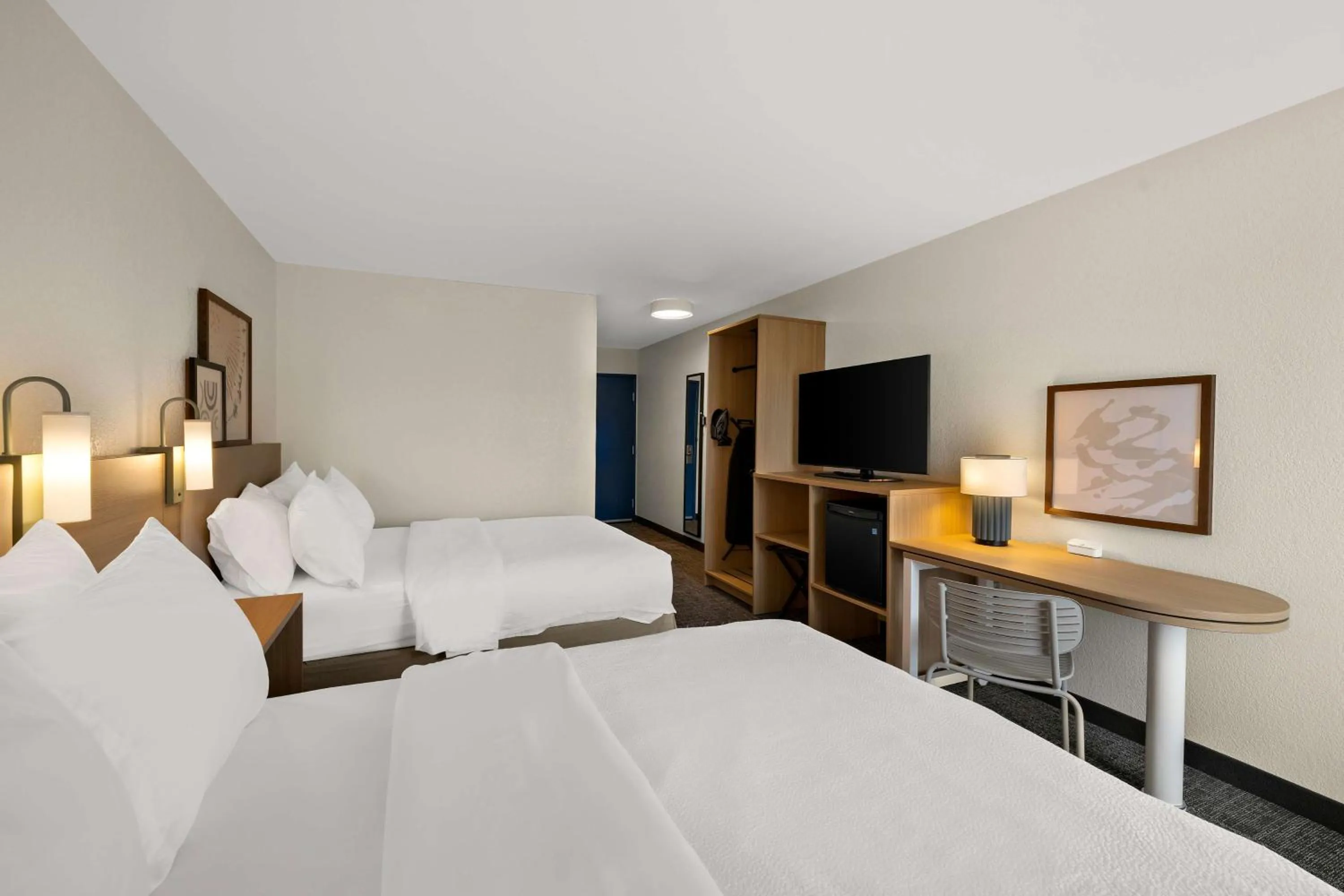 Bed in Spark By Hilton Tifton