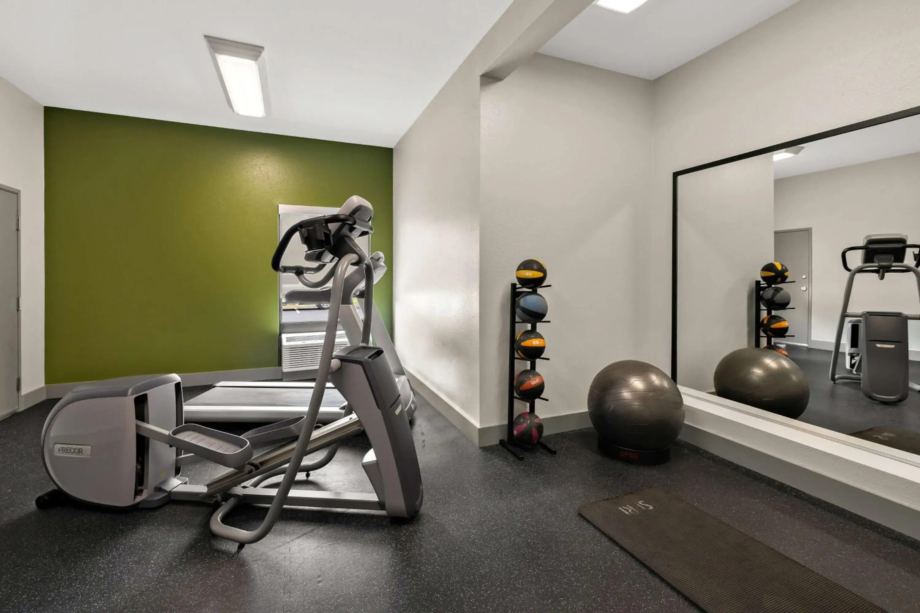 Fitness centre/facilities in Spark By Hilton Tifton Fitness centre/facilities in Spark By Hilton Tifton