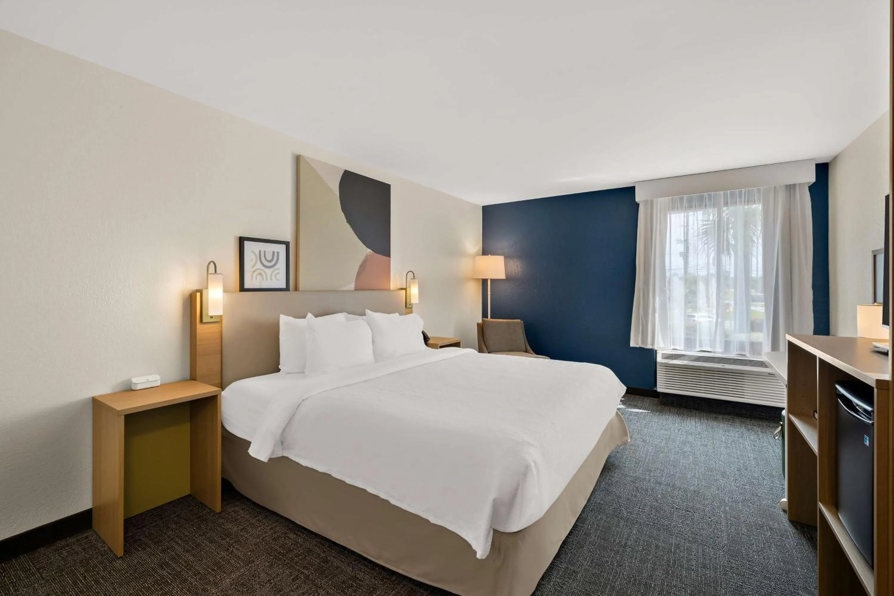 Bed in Spark By Hilton Tifton