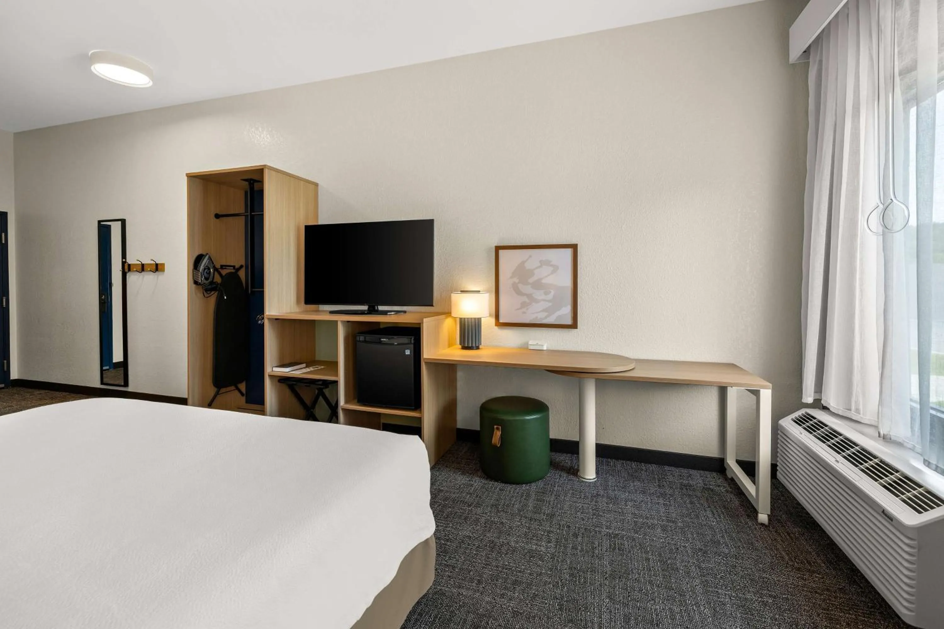 Bed in Spark By Hilton Tifton