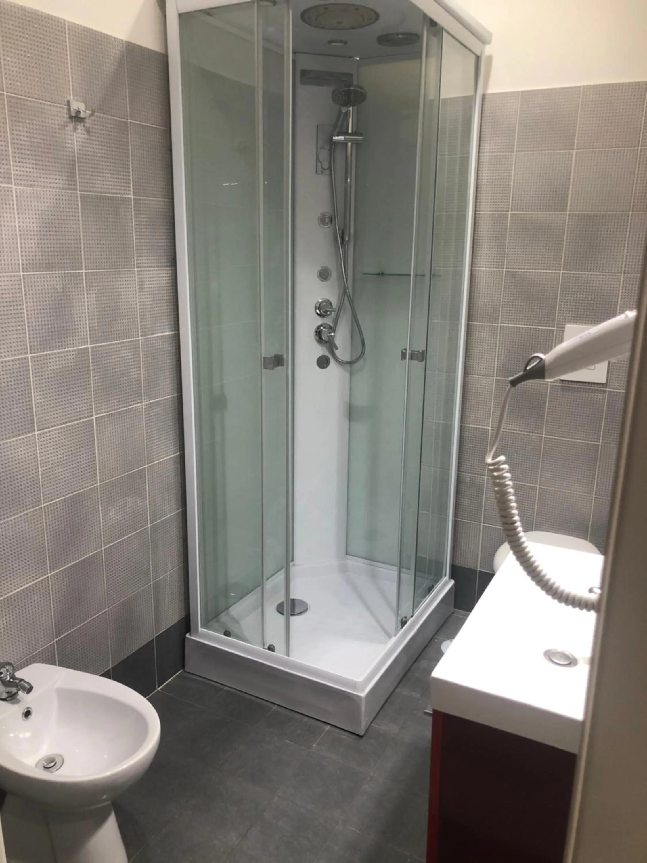 Shower in B&b Next Stop Napoli